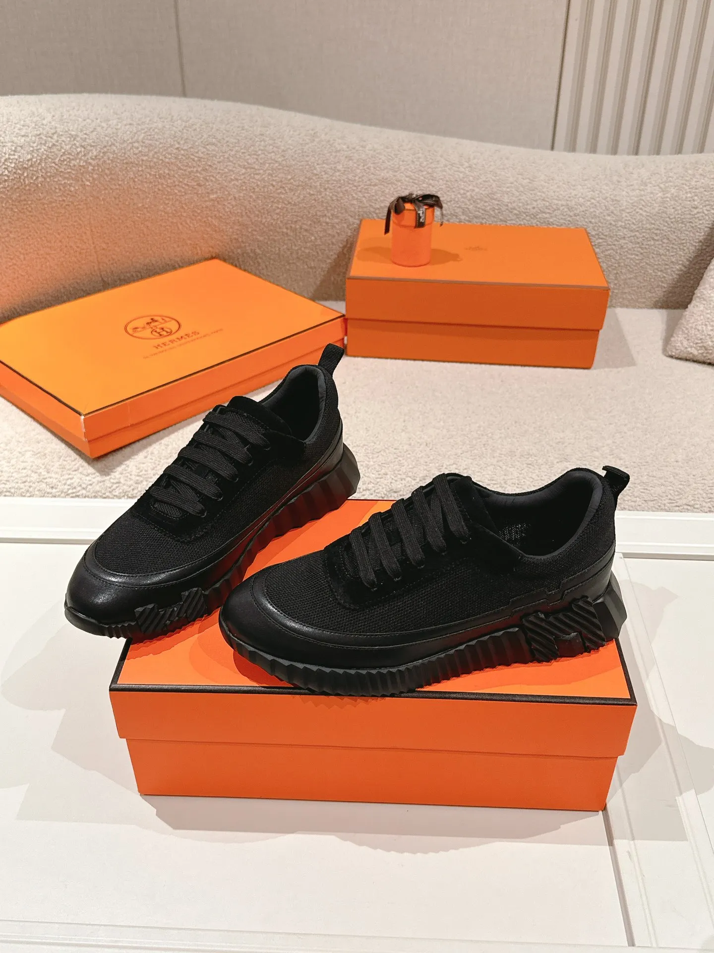 エルメス 厚底スニーカー ブラック カップルスタイル - 画像 (4)