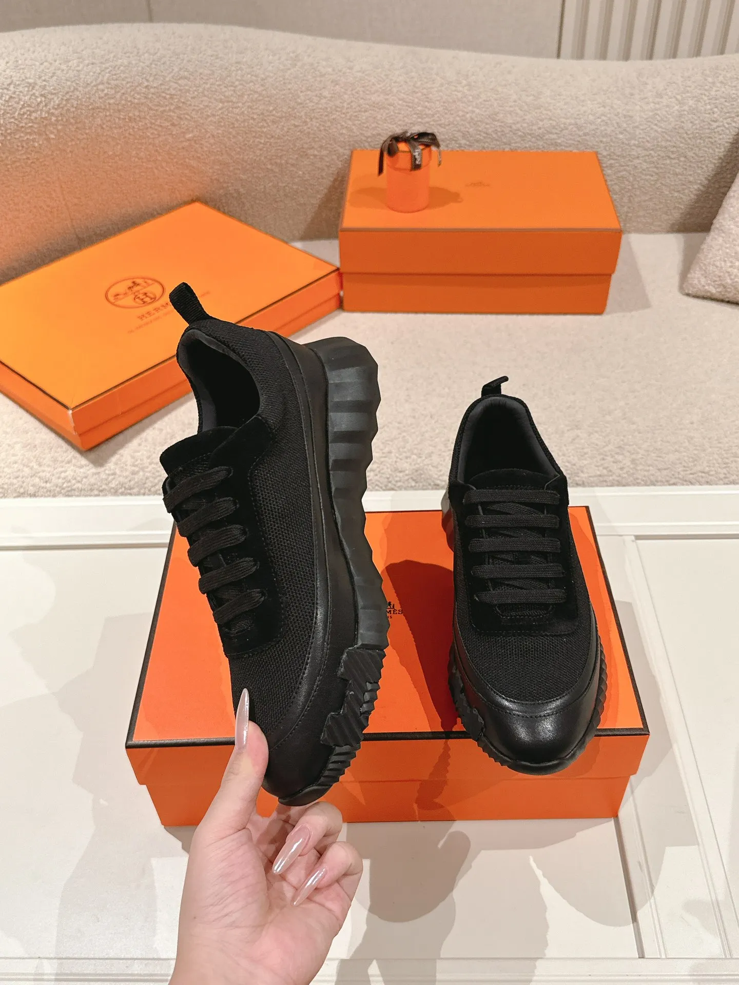 エルメス 厚底スニーカー ブラック カップルスタイル - 画像 (5)