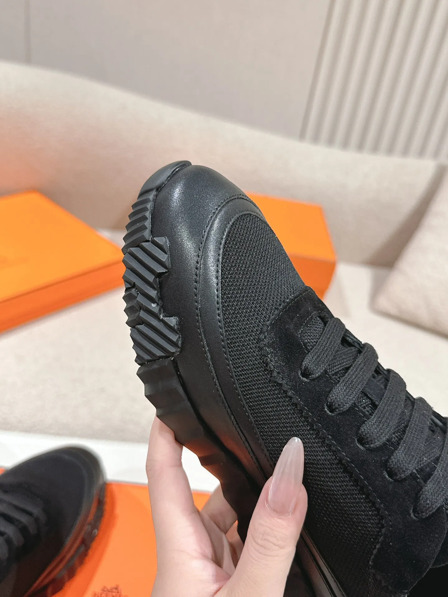 エルメス 厚底スニーカー ブラック カップルスタイル - 画像 (7)