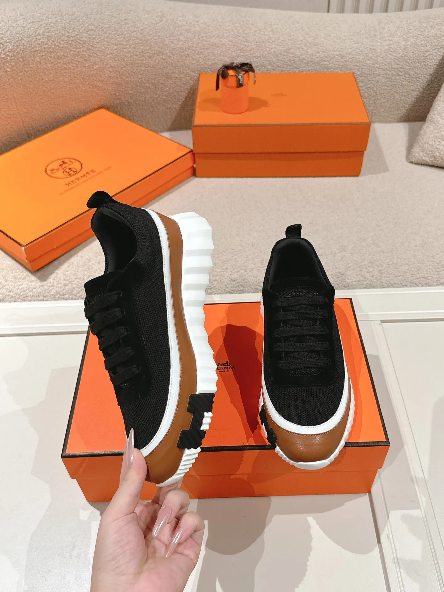 Hermès 厚底スニーカー ブラック カジュアルスタイル - 画像 (6)