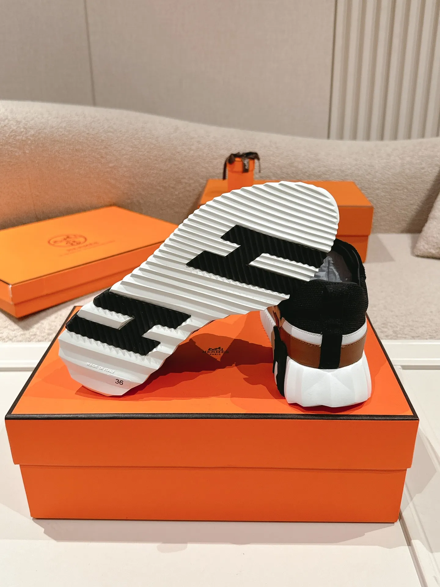 Hermès 厚底スニーカー ブラック カジュアルスタイル - 画像 (10)