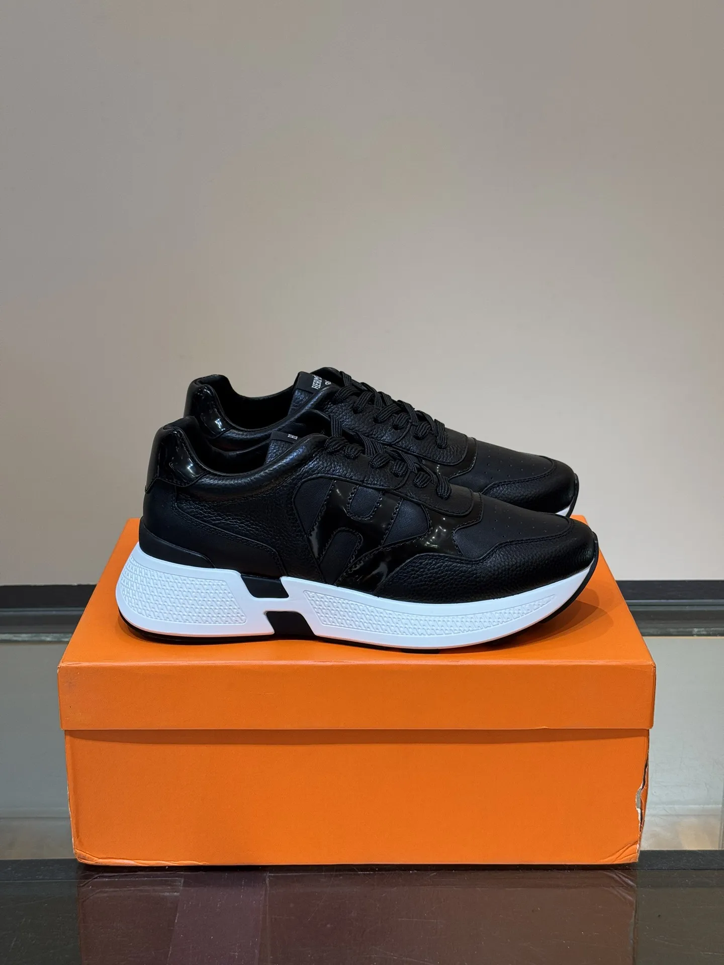 HERMES Hugo 厚底スニーカー ブラック カジュアル