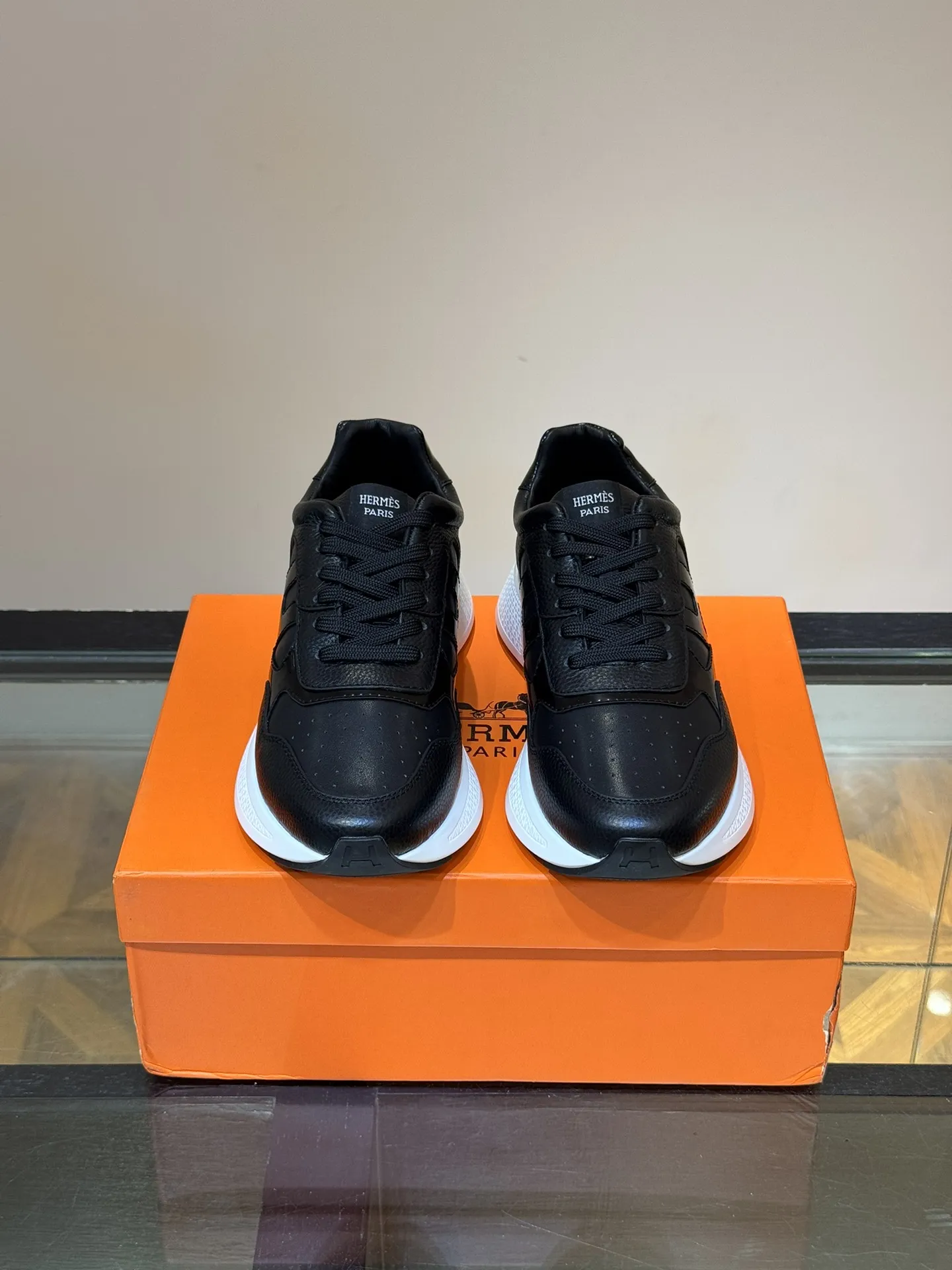 HERMES Hugo 厚底スニーカー ブラック カジュアル - 画像 (3)