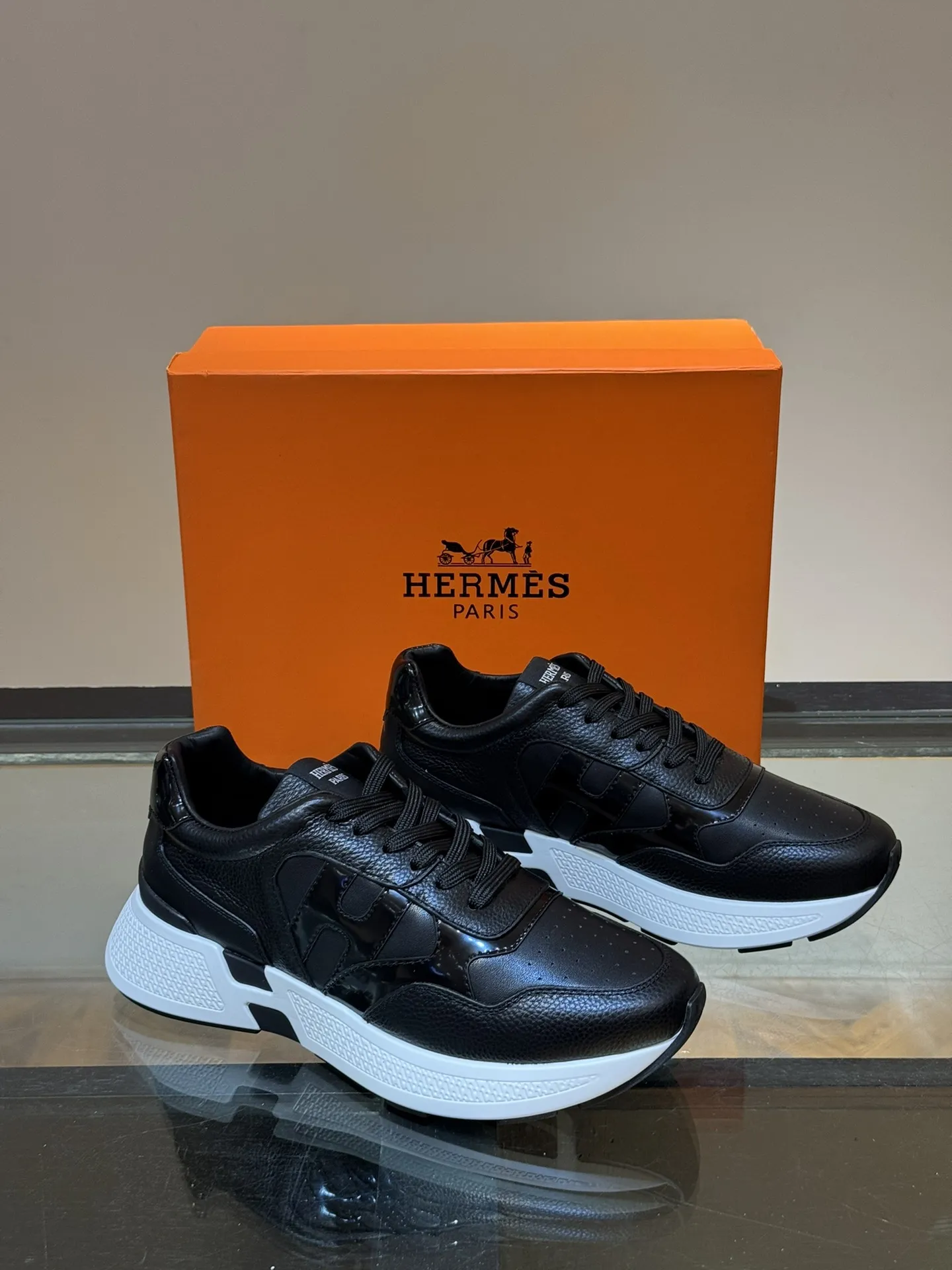 HERMES Hugo 厚底スニーカー ブラック カジュアル - 画像 (6)