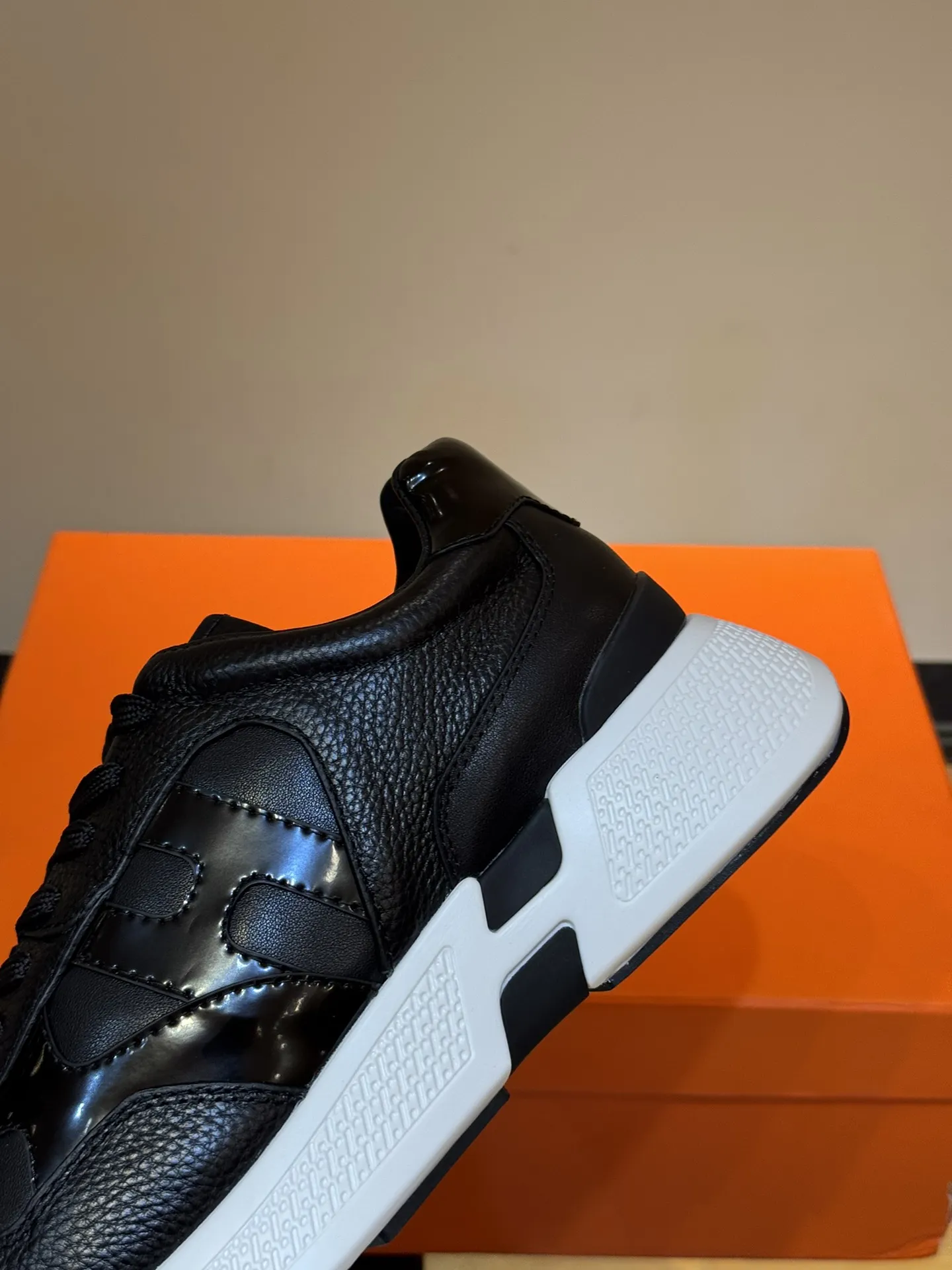 HERMES Hugo 厚底スニーカー ブラック カジュアル - 画像 (8)