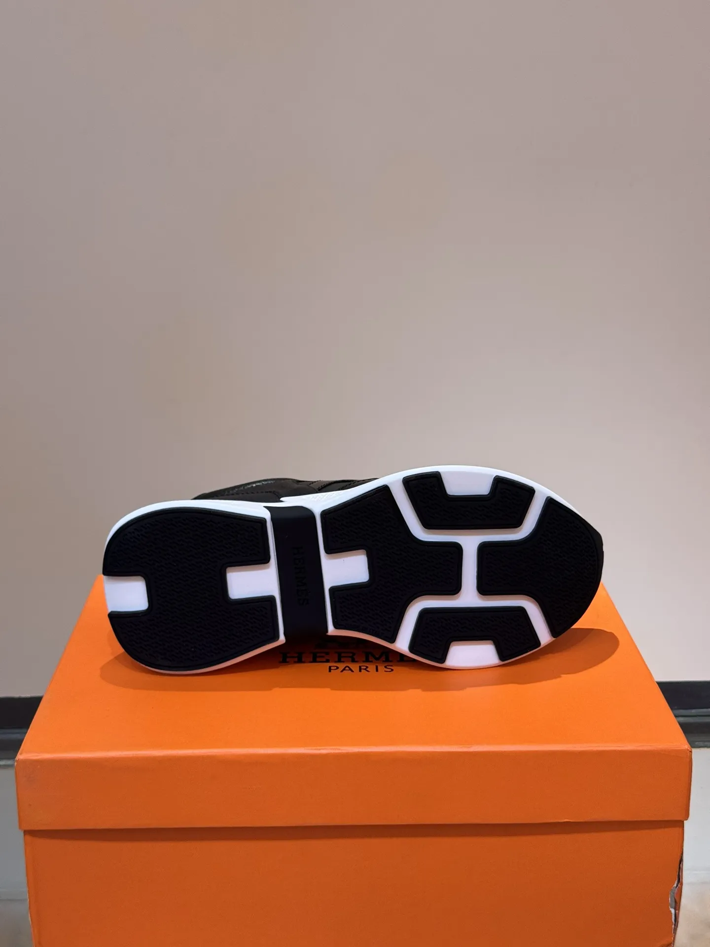 HERMES Hugo 厚底スニーカー ブラック カジュアル - 画像 (10)