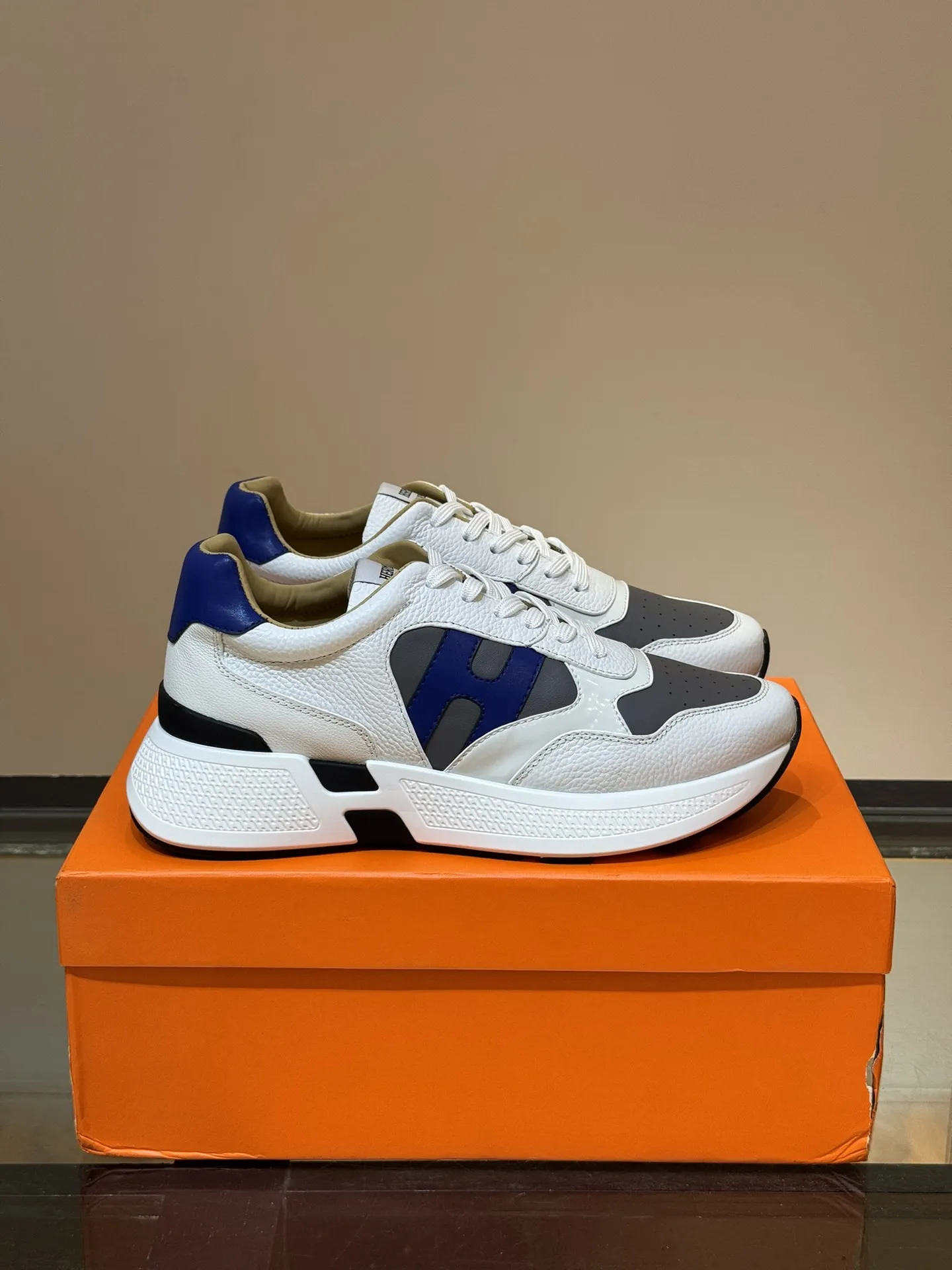 HERMES Hugo 厚底スニーカー ホワイト ブルー