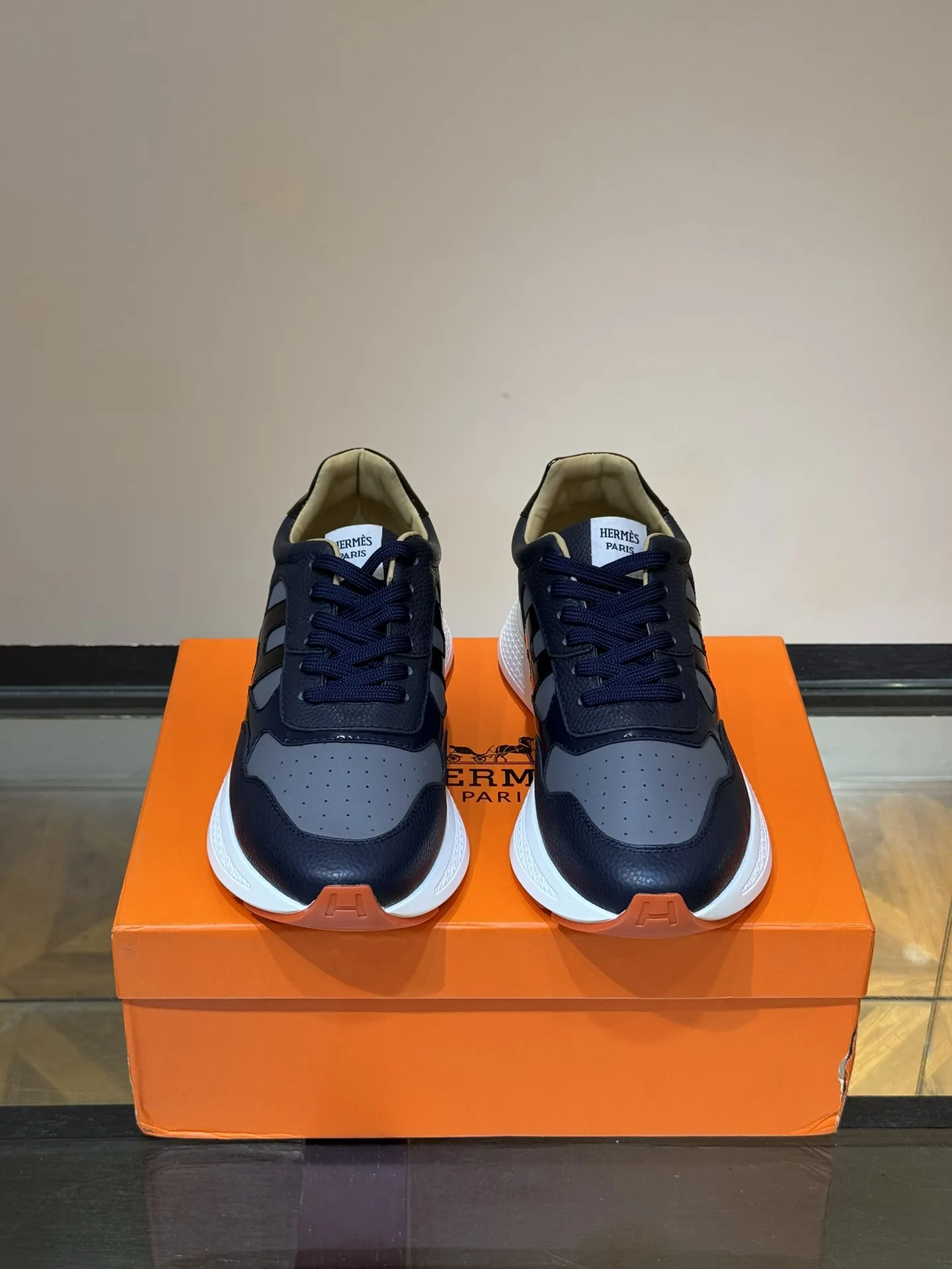 HERMES Hugo 厚底スニーカー ネイビー スタイル - 画像 (3)
