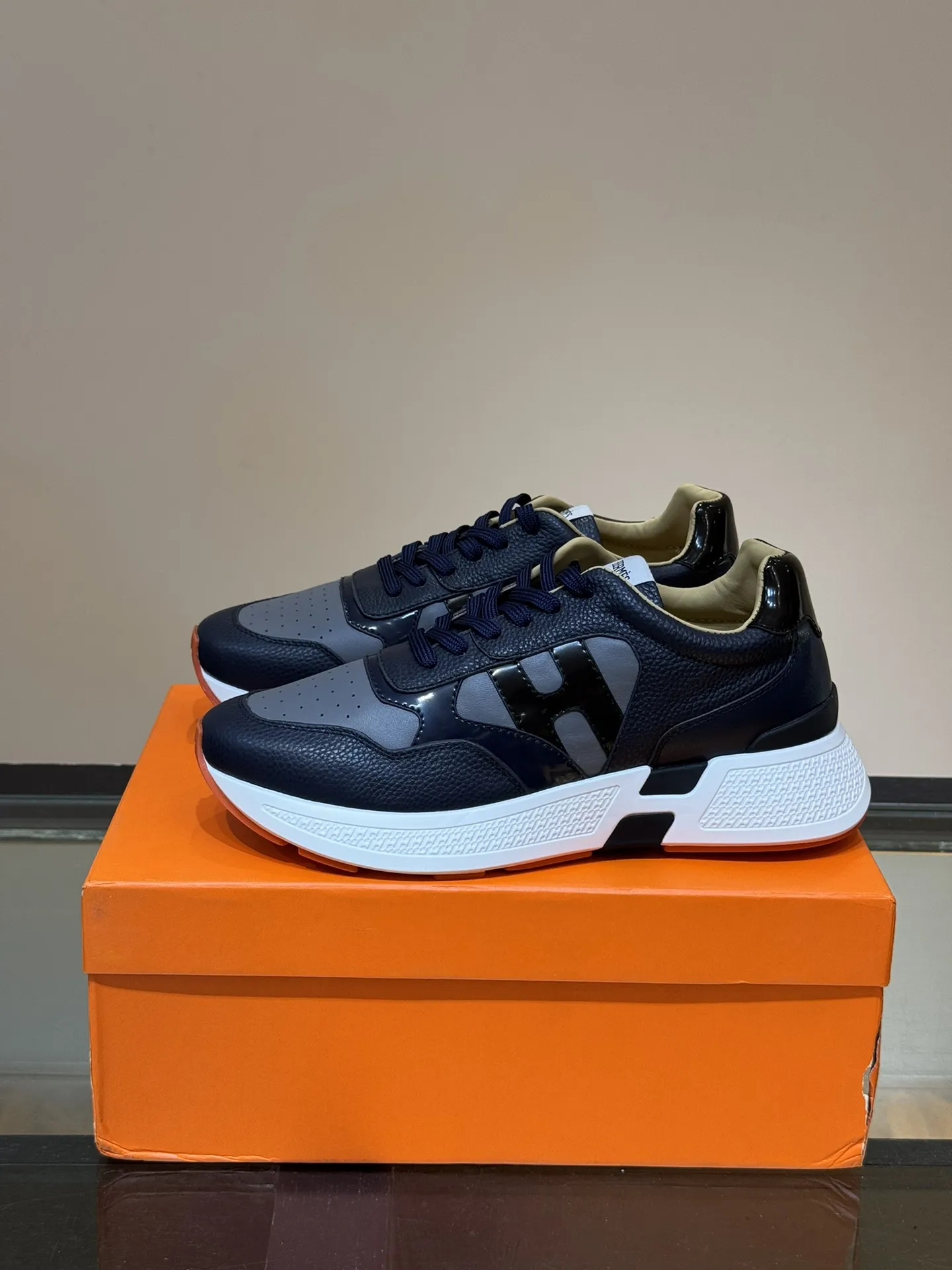 HERMES Hugo 厚底スニーカー ネイビー スタイル - 画像 (4)