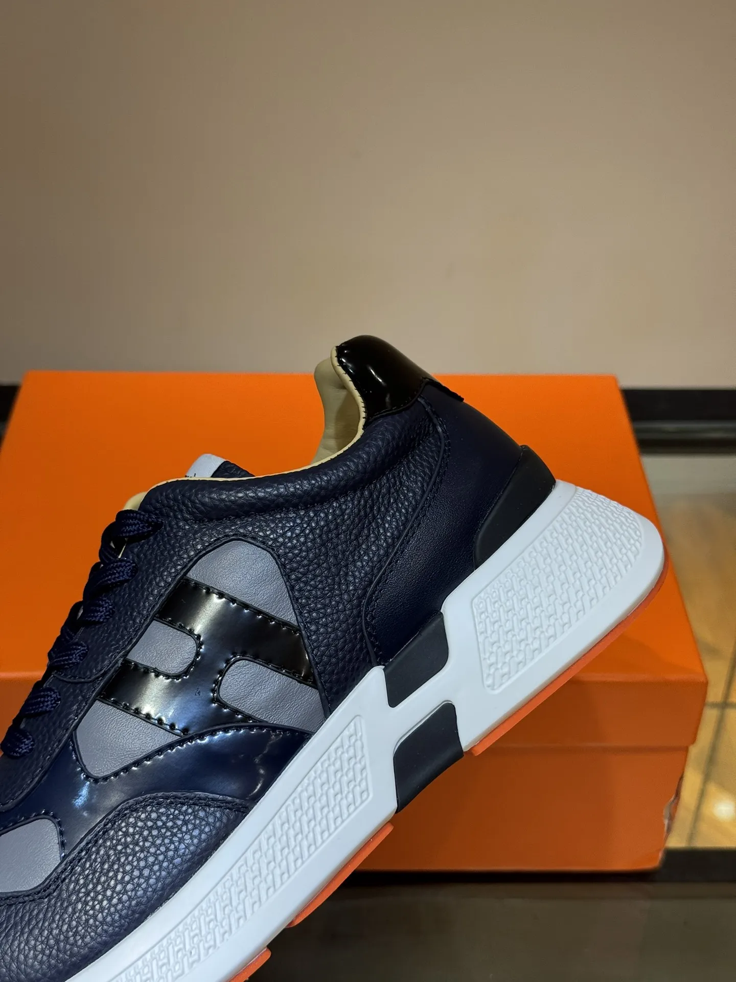 HERMES Hugo 厚底スニーカー ネイビー スタイル - 画像 (8)