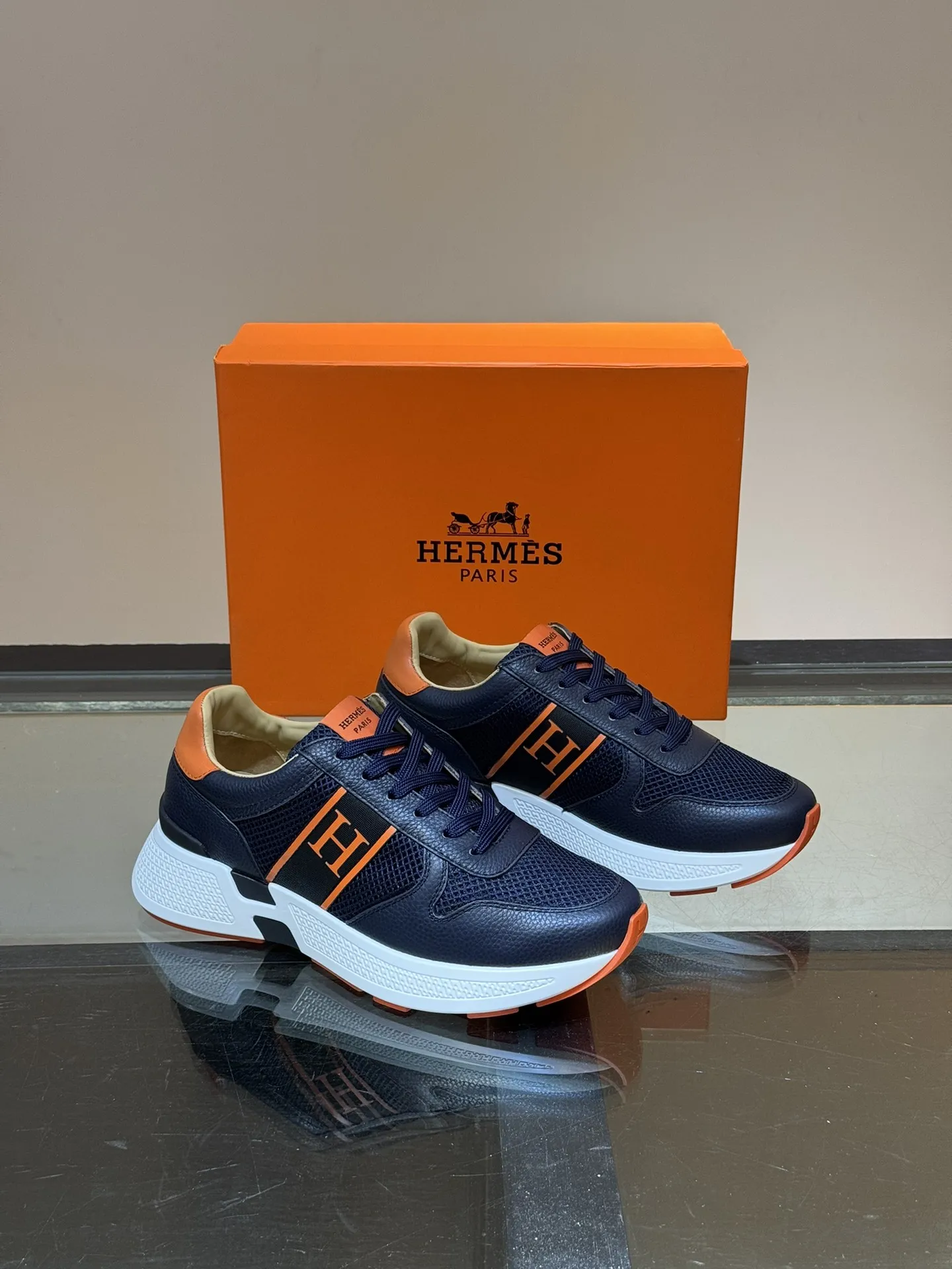 HERMES Hugo 厚底スニーカー ブラック オレンジ - 画像 (6)