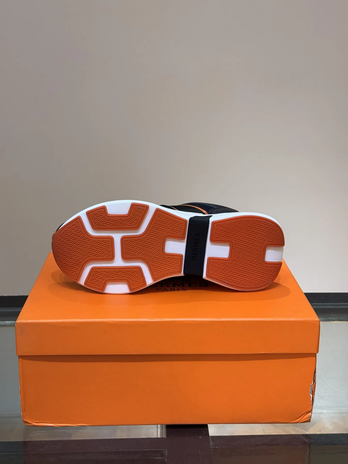 HERMES Hugo 厚底スニーカー ブラック オレンジ - 画像 (10)