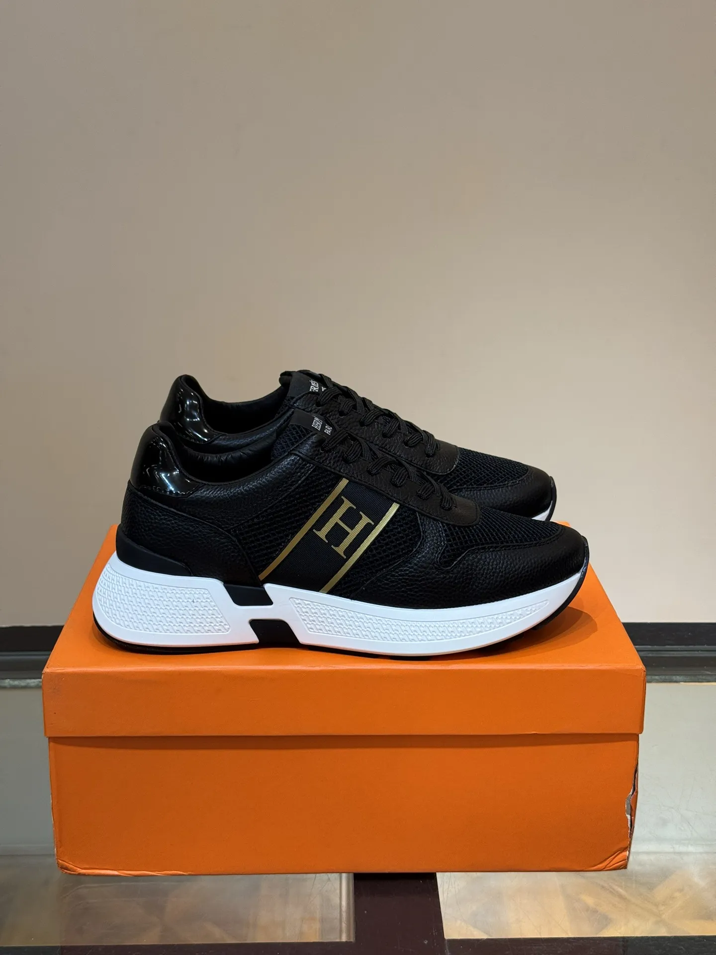 HERMES Hugo 厚底スニーカー ブラック メンズ