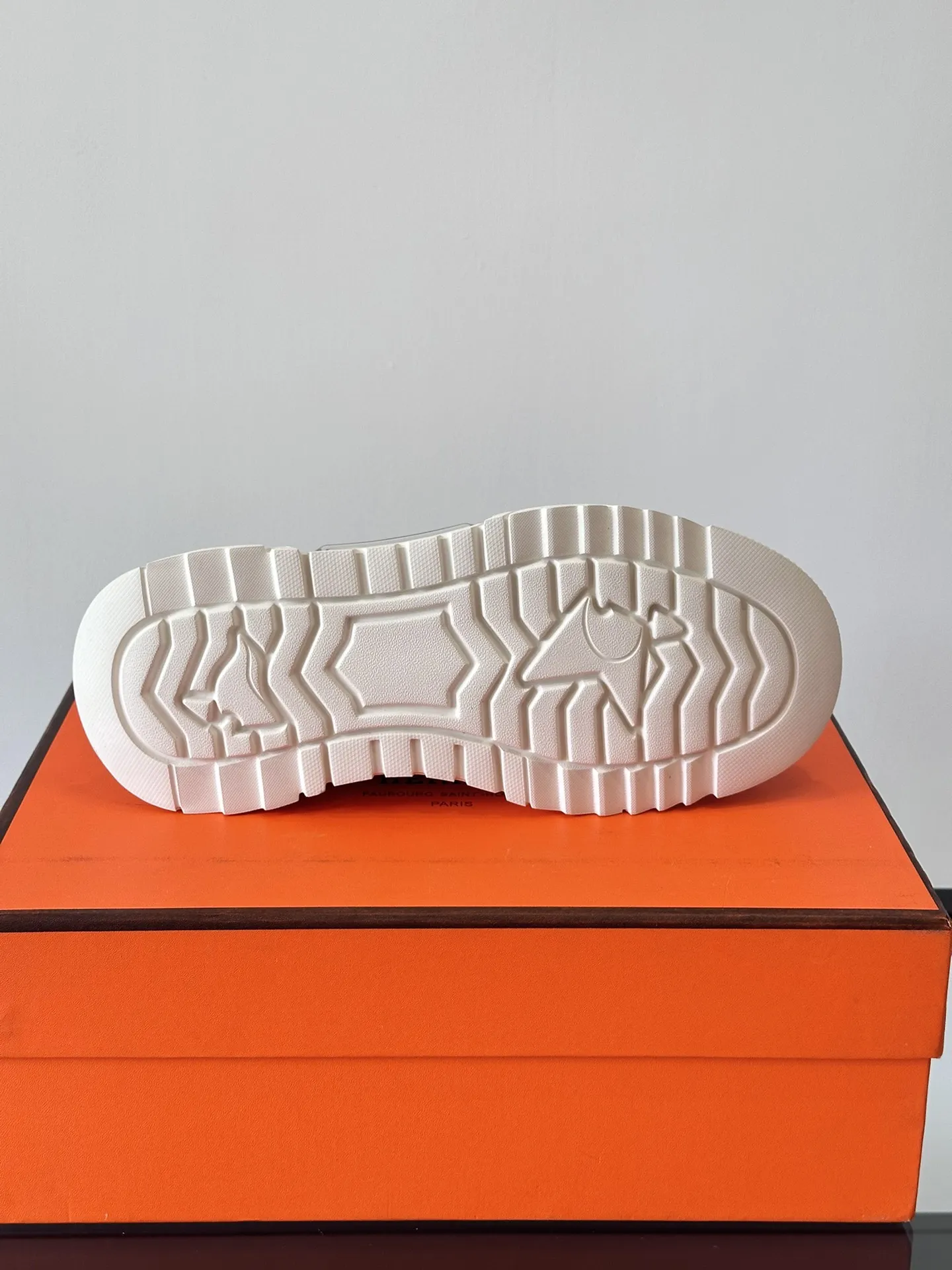 HERMES Hugo 厚底スニーカー ブラック カジュアルスタイル - 画像 (10)