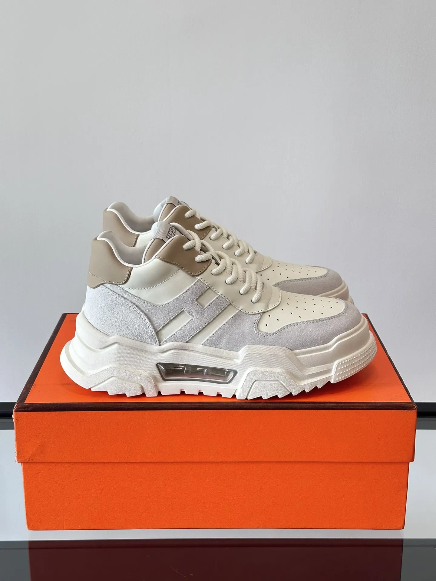 HERMES Hugo 厚底スニーカー ホワイト/ベージュ