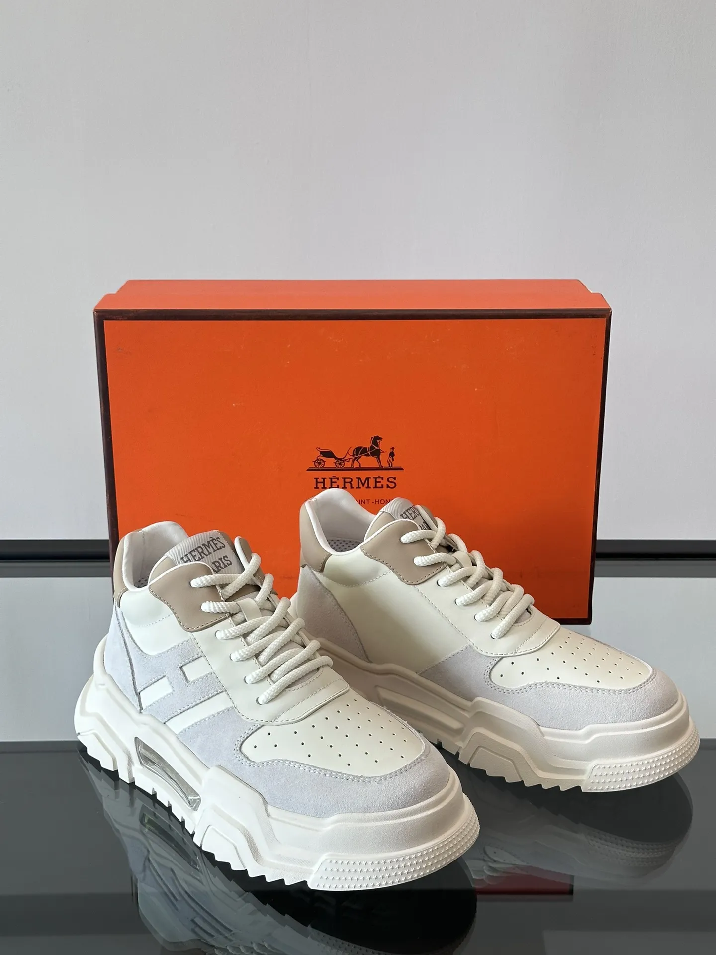 HERMES Hugo 厚底スニーカー ホワイト/ベージュ - 画像 (6)