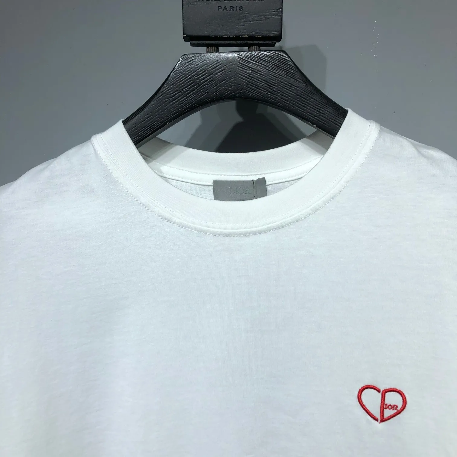 Christian Dior 白 Tシャツ CD Heart 刺繍 - 画像 (4)