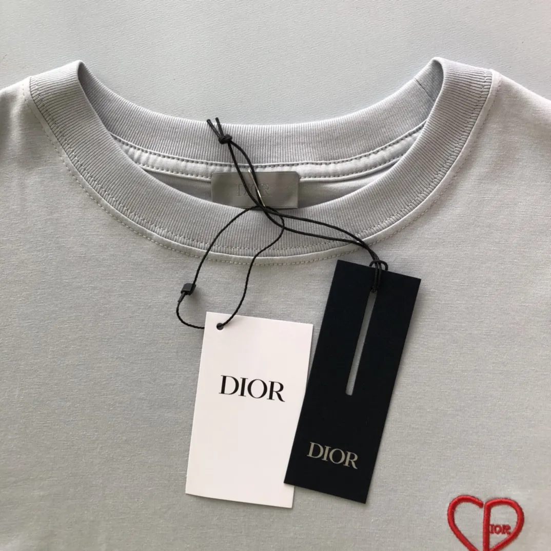 Christian Dior 白 Tシャツ CD Heart 刺繍 宽松デザイン - 画像 (5)