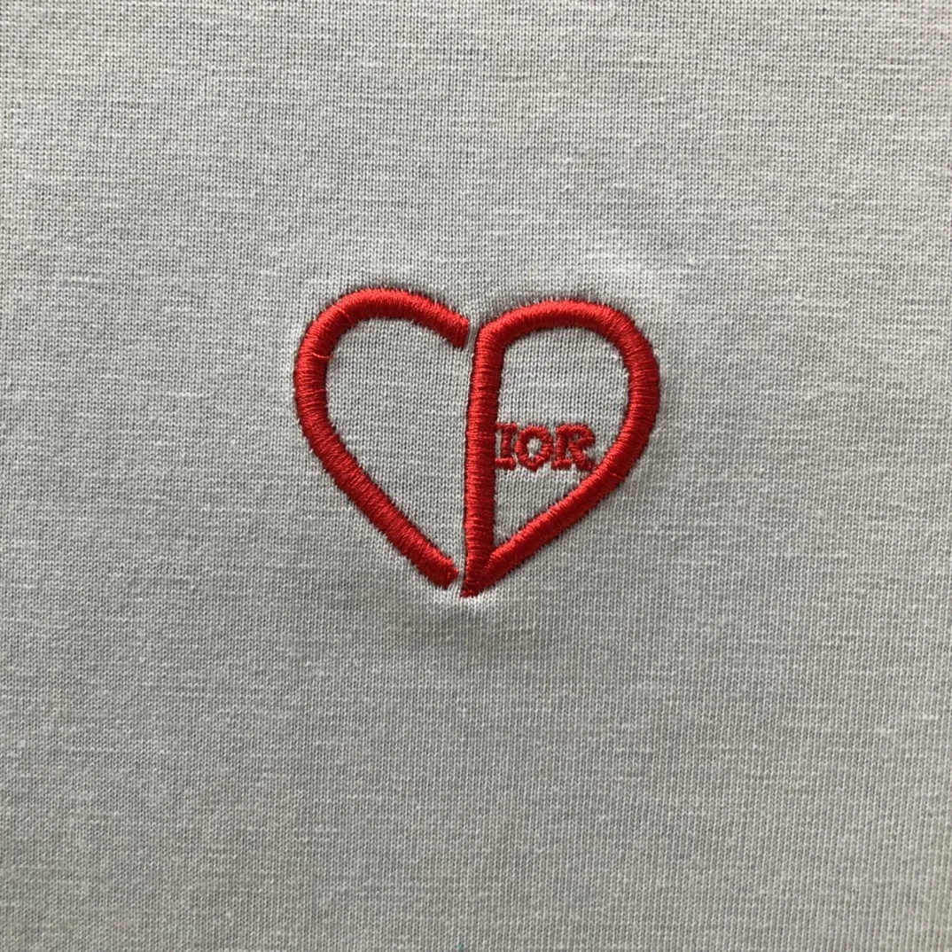 Christian Dior 白 Tシャツ CD Heart 刺繍 宽松デザイン - 画像 (6)