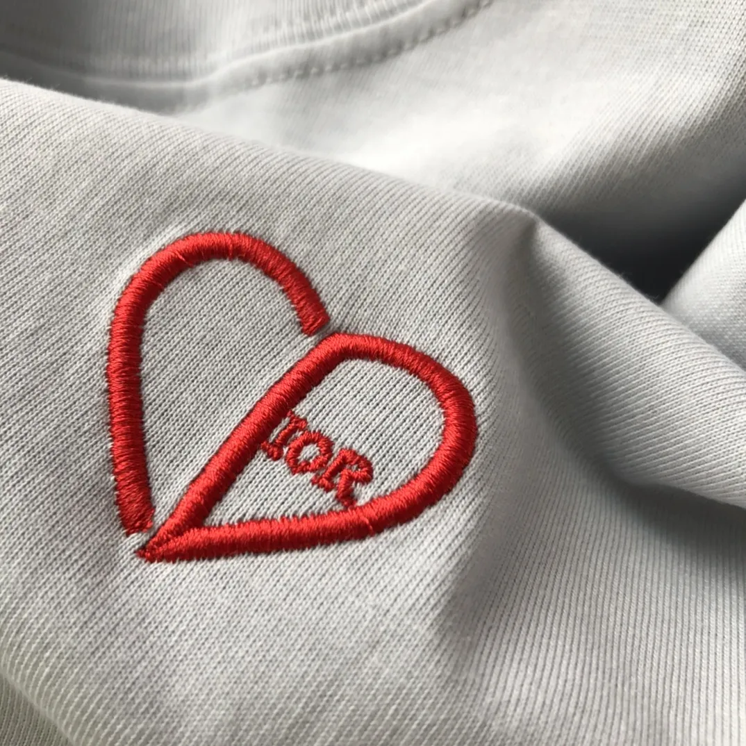 Christian Dior 白 Tシャツ CD Heart 刺繍 宽松デザイン - 画像 (8)