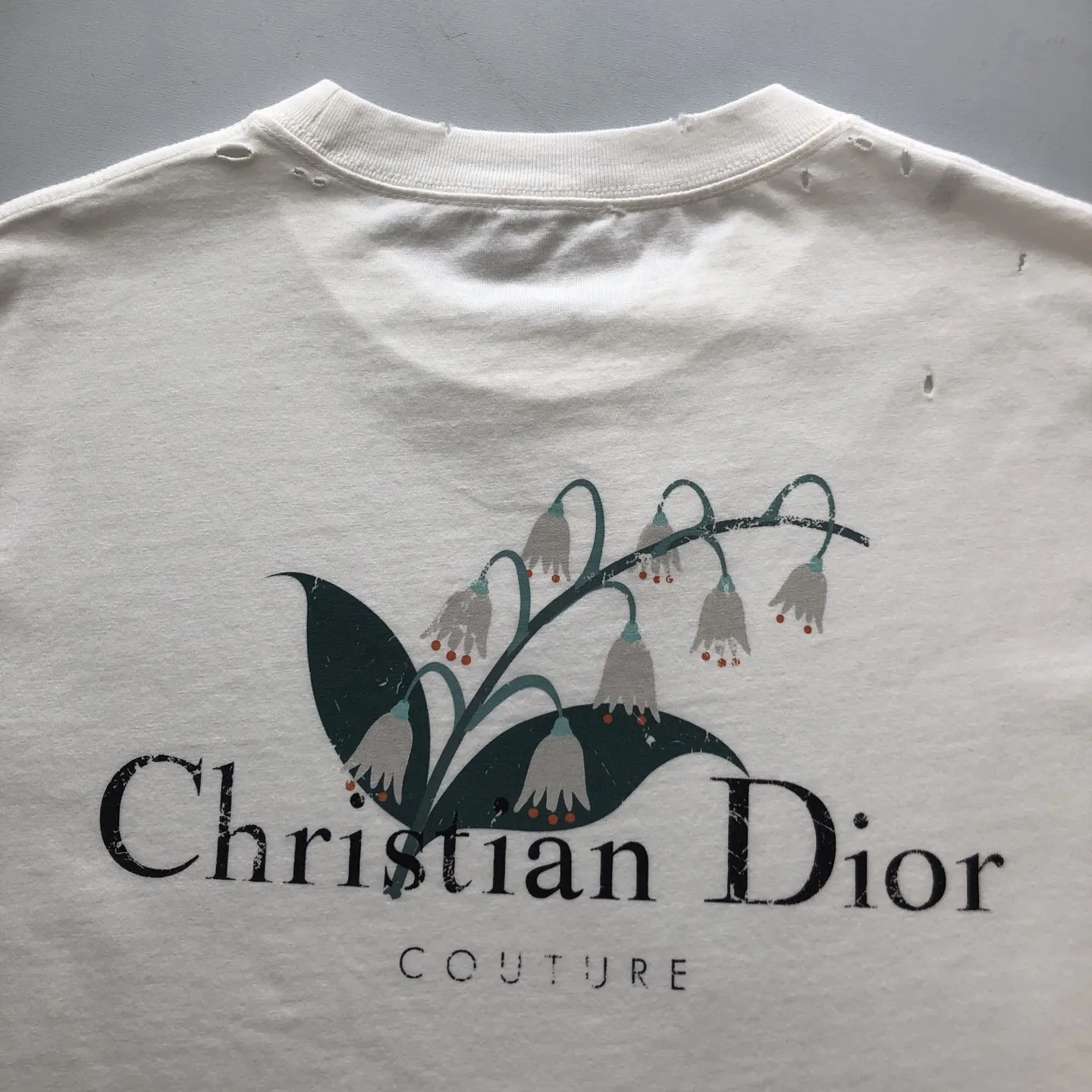 Christian Dior 白 スズランのレタリングTシャツ - 画像 (9)