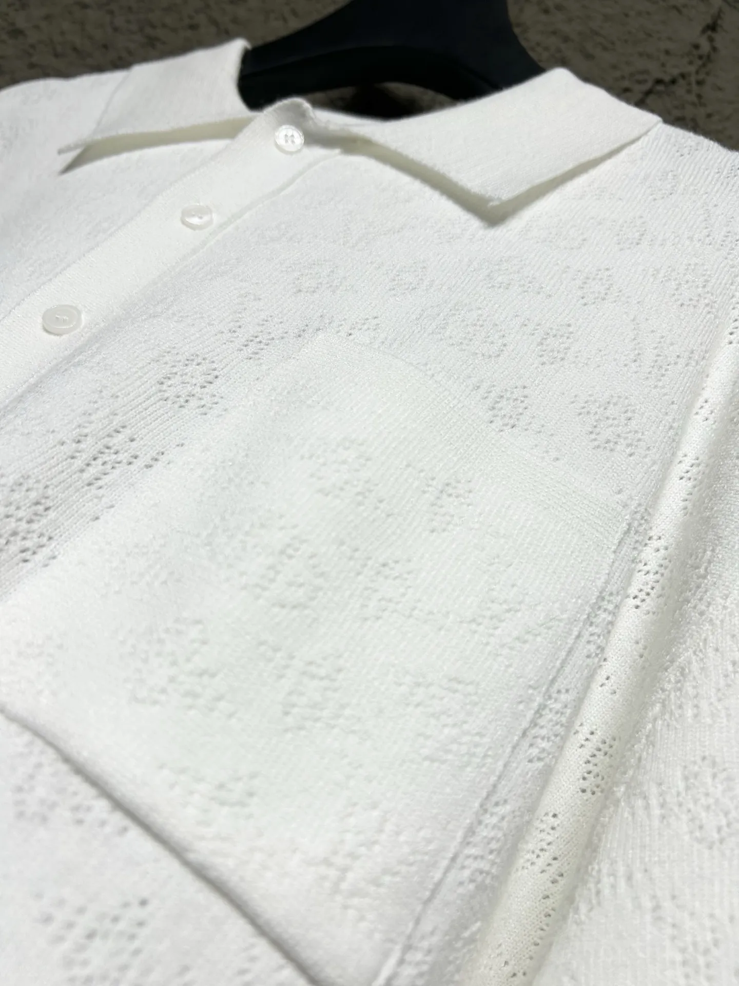 LOUIS VUITTON ホワイト中空ニットポロシャツ半袖 - 画像 (7)