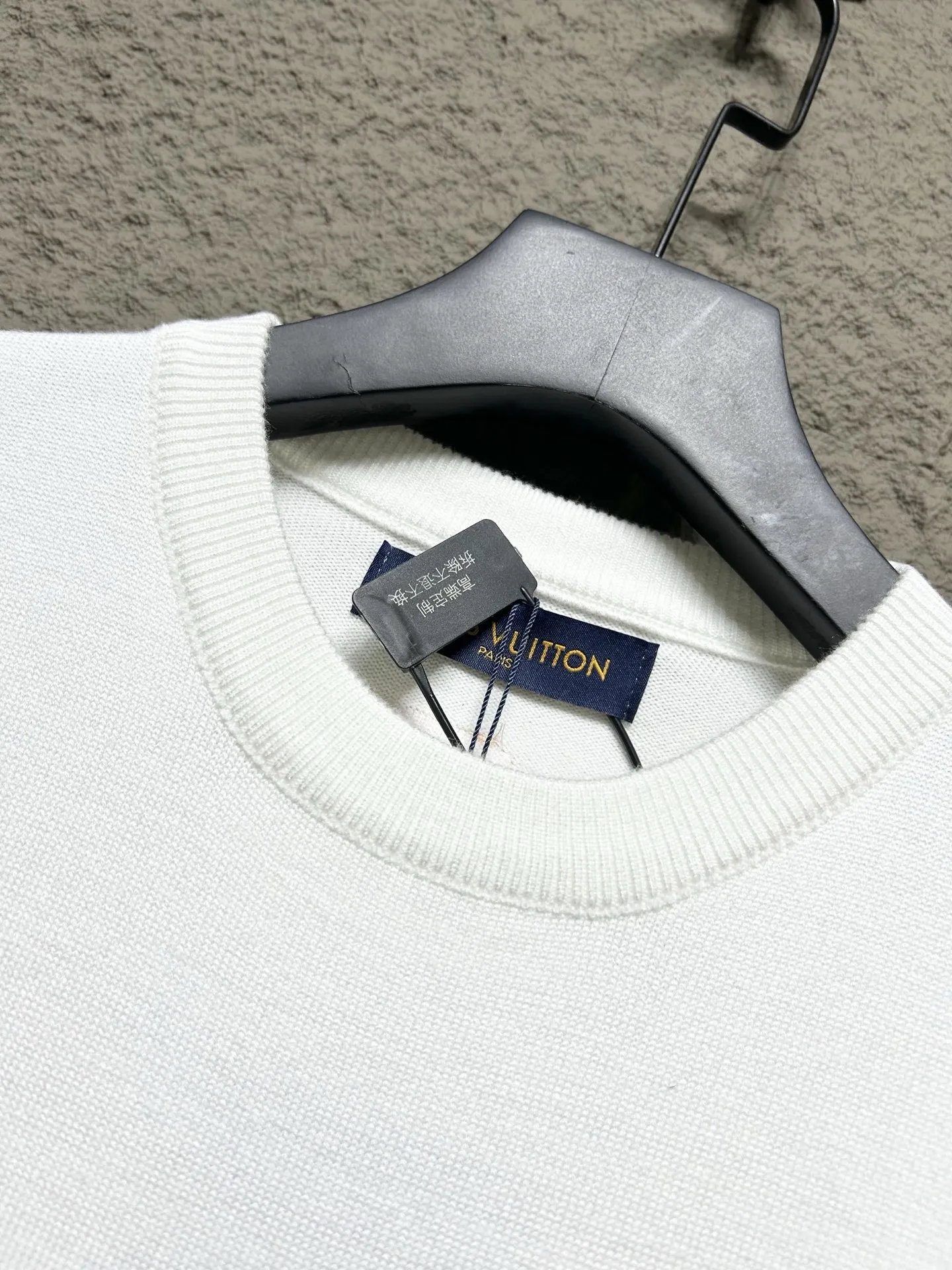 LOUIS VUITTON ホワイト 2025 春夏新作 シリコンレザーラベル 半袖 - 画像 (4)