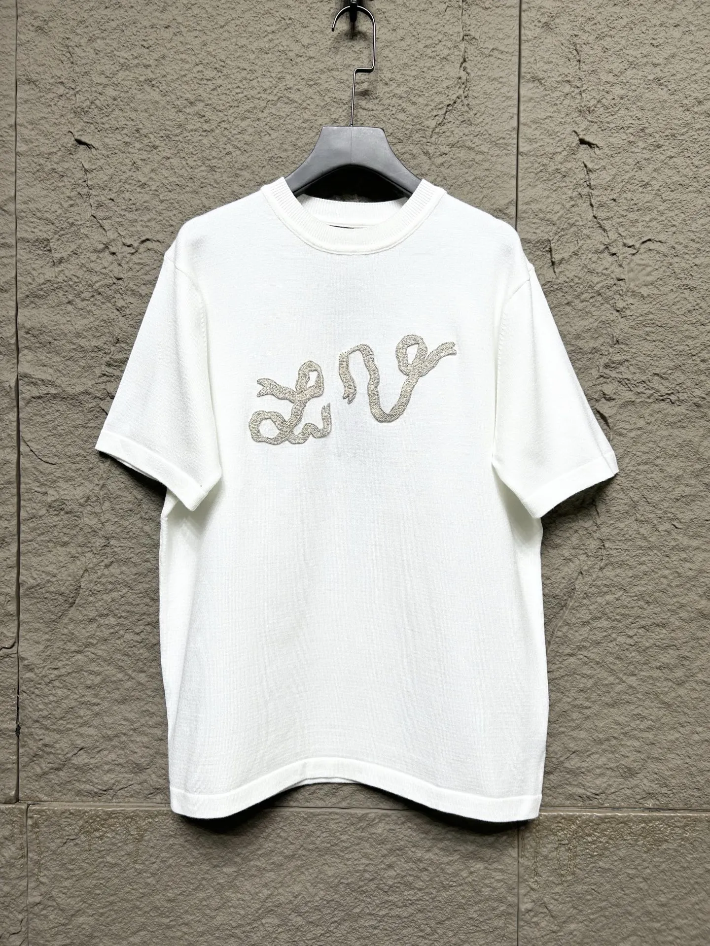 LOUIS VUITTON 2025年 巳年 ホワイトニット 半袖