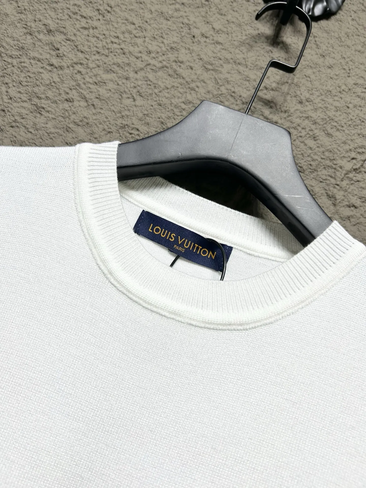 LOUIS VUITTON 2025年 巳年 ホワイトニット 半袖 - 画像 (4)