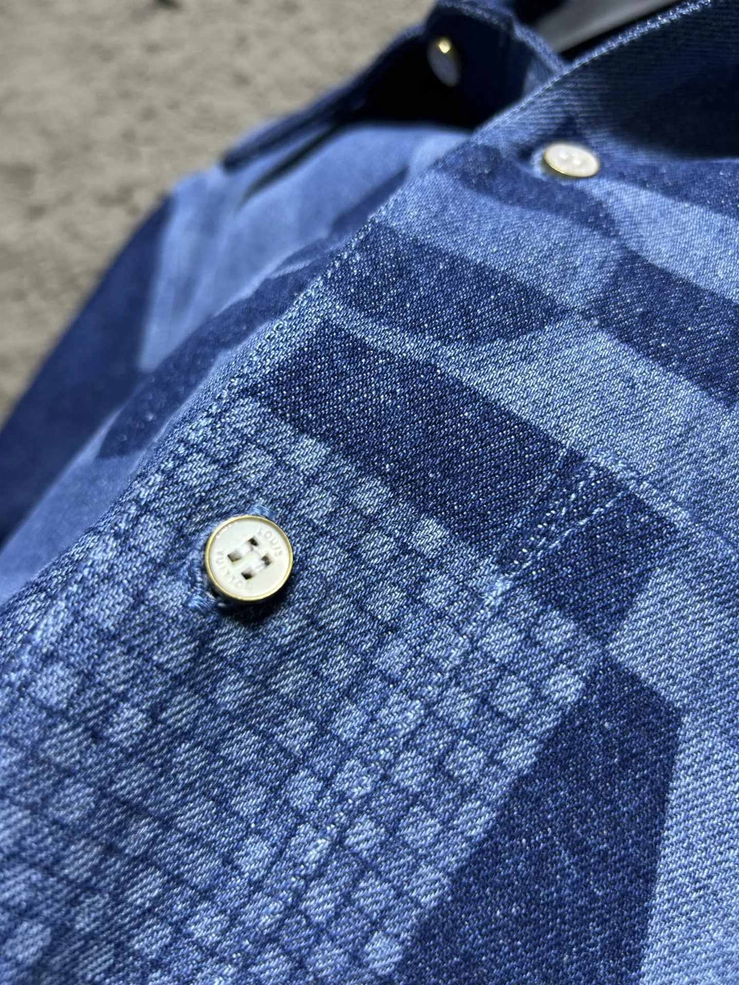 LOUIS VUITTON ブルー パッチワーク シャツ - 画像 (7)