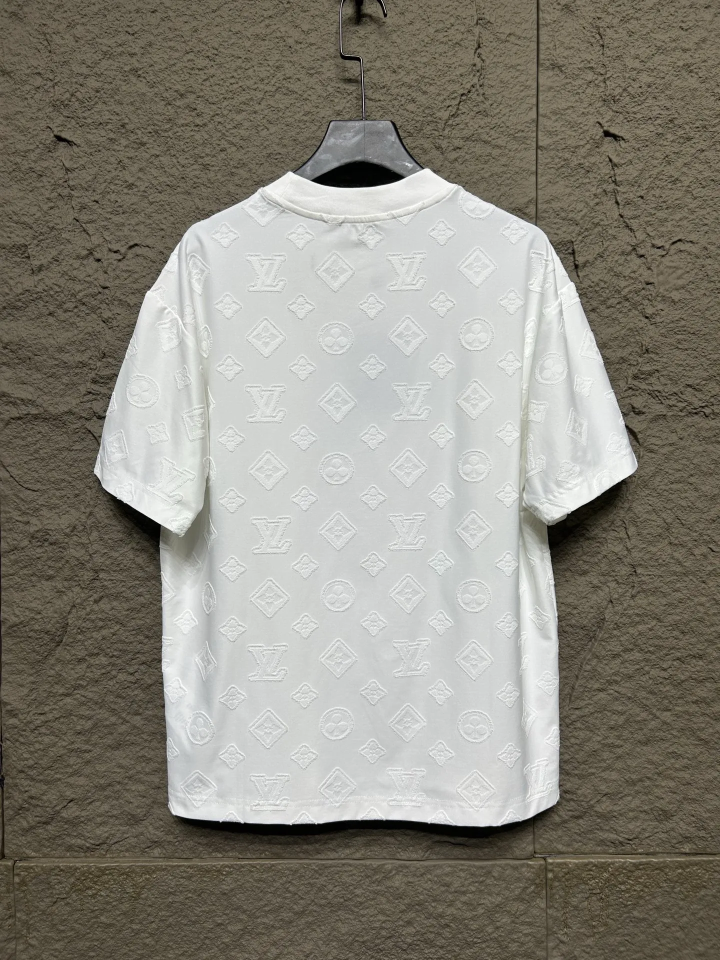 LV 白黒 クラシックロゴ Jacquard Tシャツ - 画像 (3)
