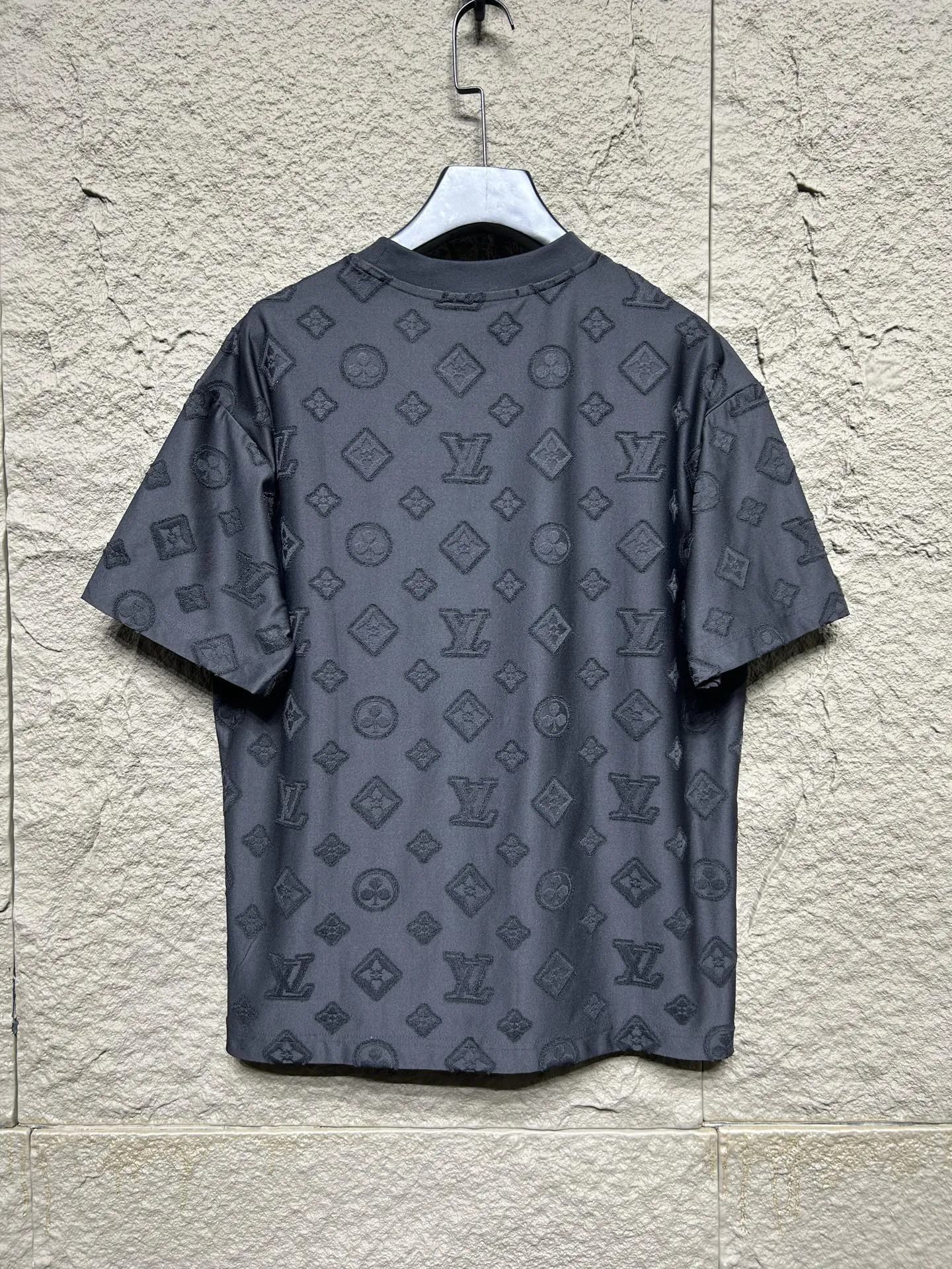 LV 白黒 クラシックロゴ Jacquard Tシャツ - 画像 (5)