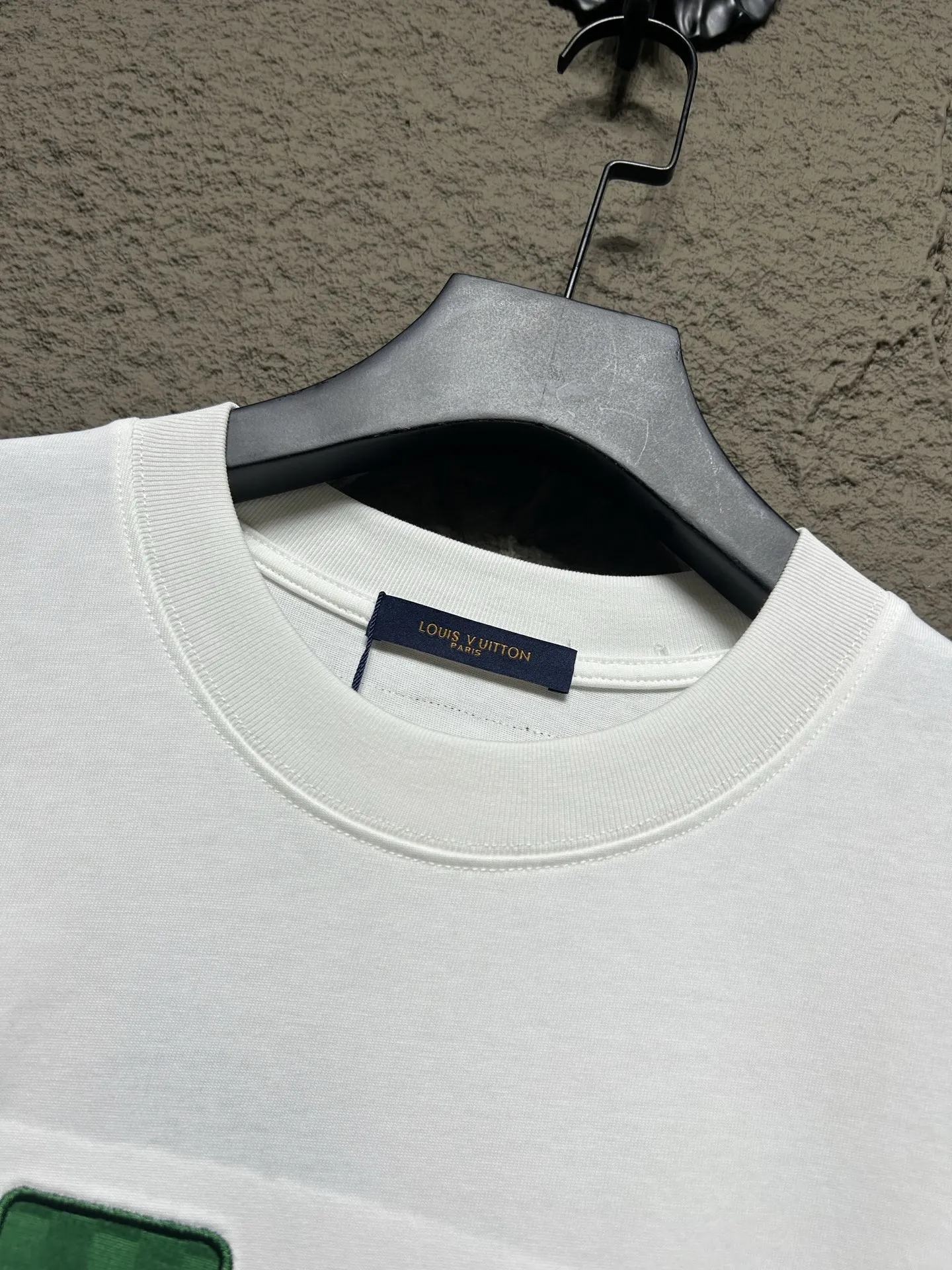 LOUIS VUITTON 緑刺繍ロゴTシャツ - 画像 (6)