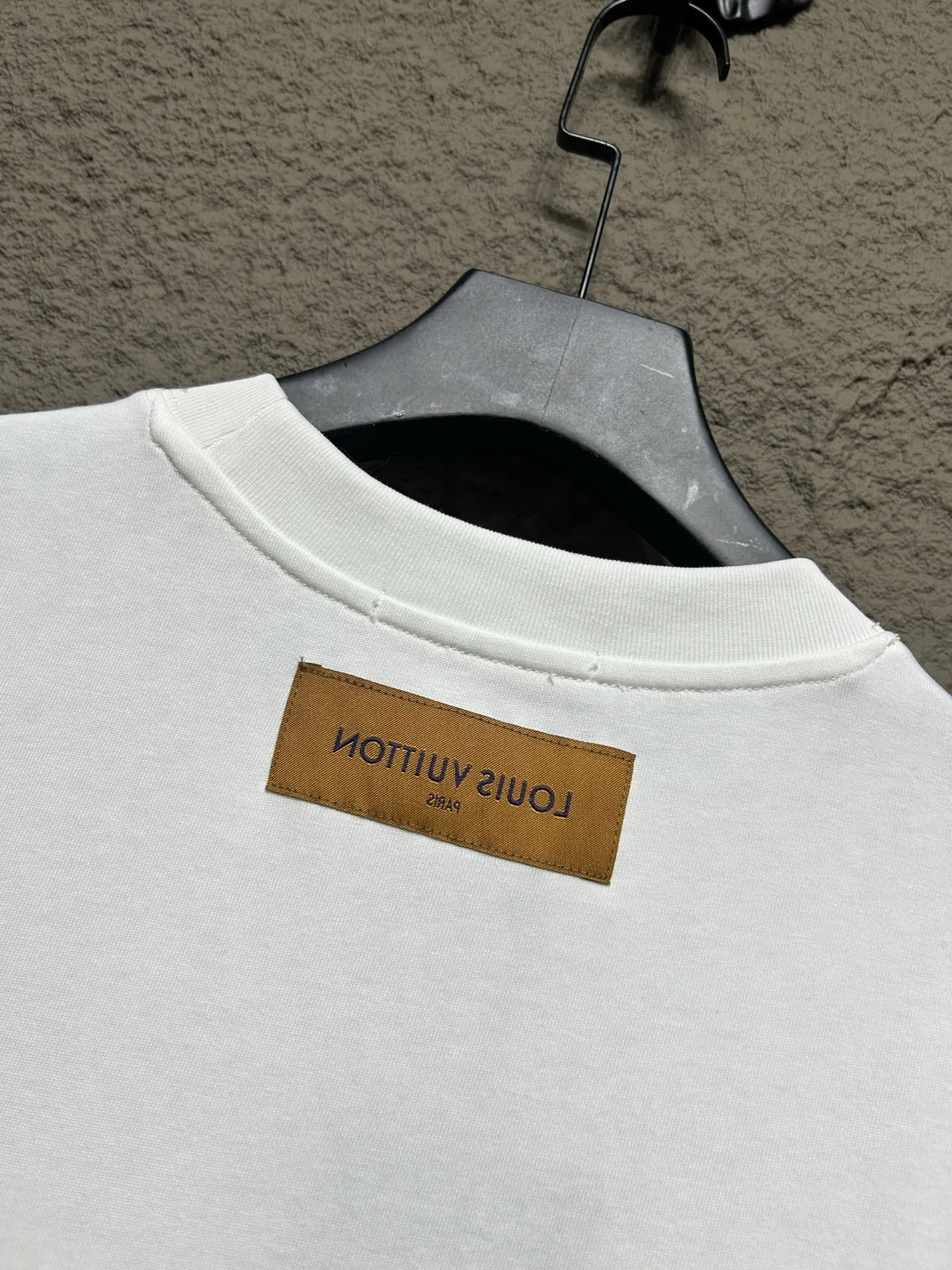 LOUIS VUITTON 緑刺繍ロゴTシャツ - 画像 (7)