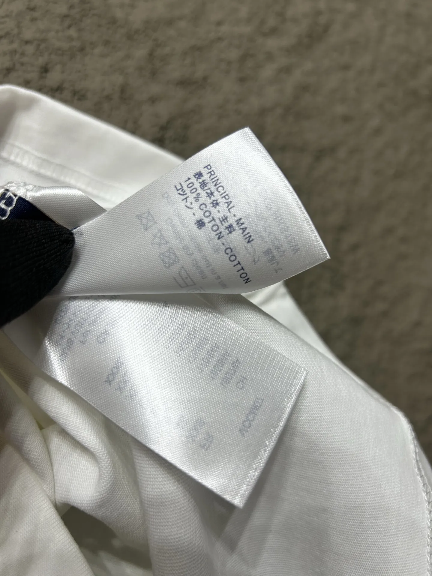 LOUIS VUITTON 緑刺繍ロゴTシャツ - 画像 (10)