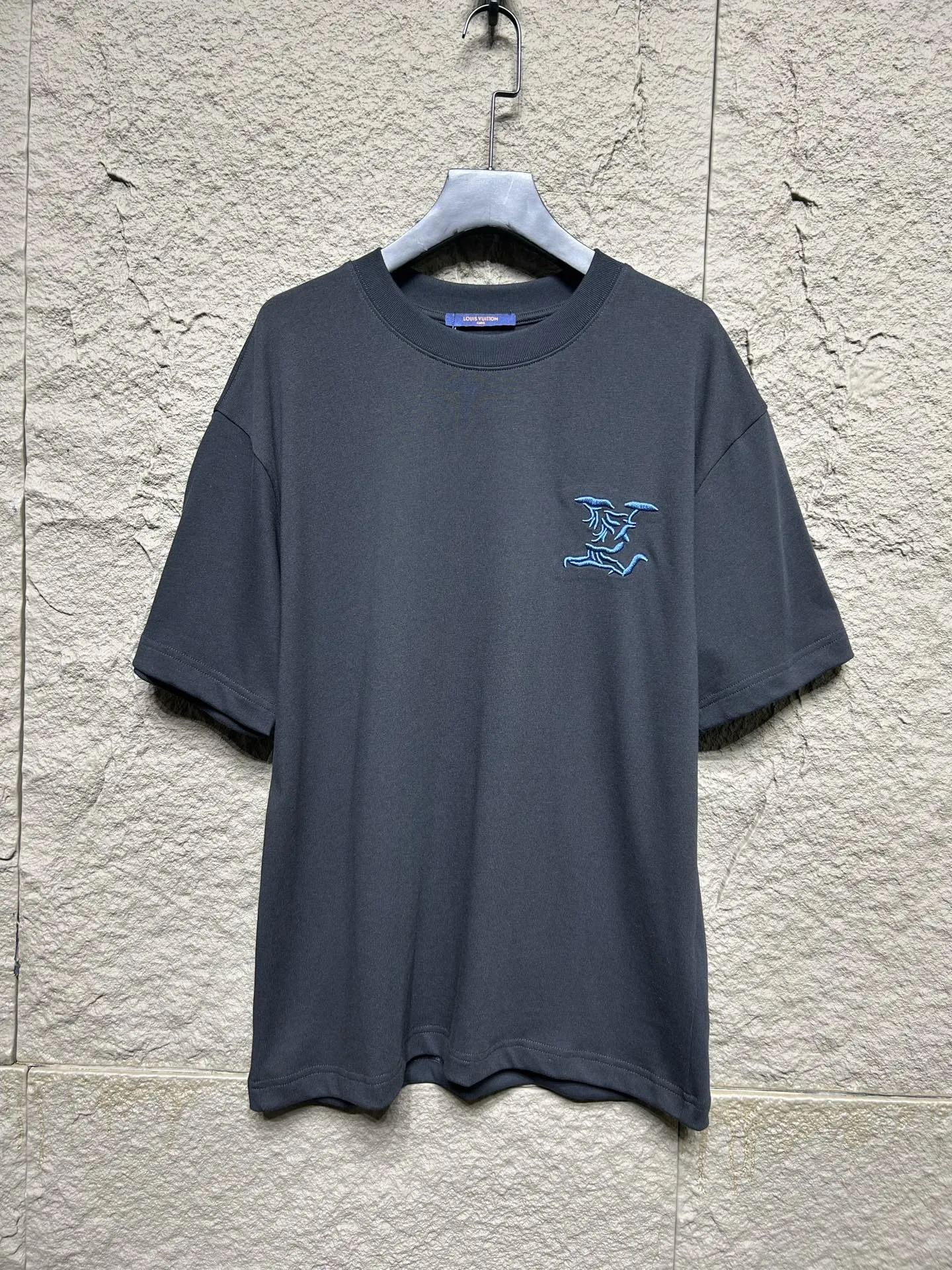 Louis Vuitton ブランド地図柄Tシャツ 黒白カーキ