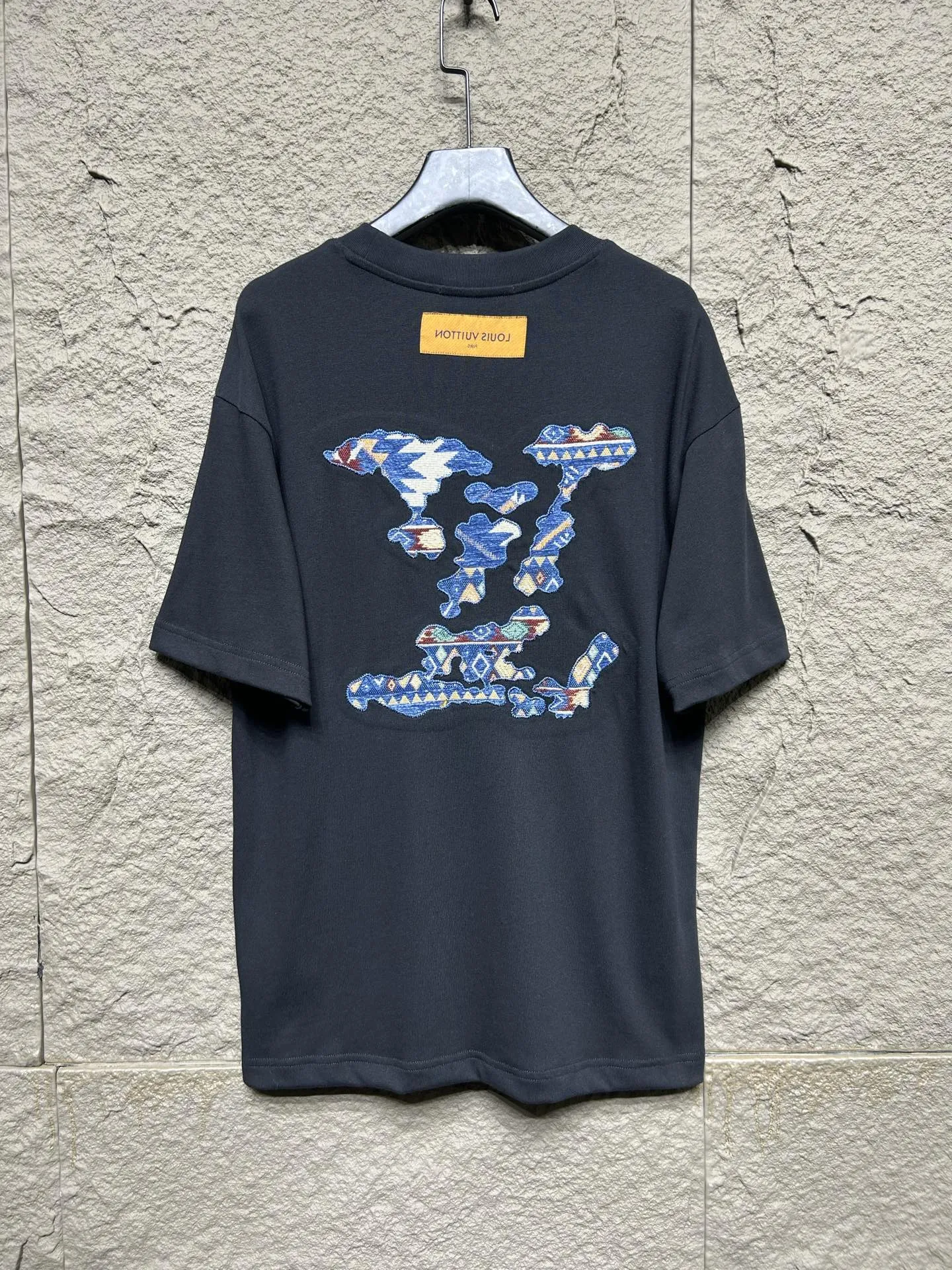 Louis Vuitton ブランド地図柄Tシャツ 黒白カーキ - 画像 (3)