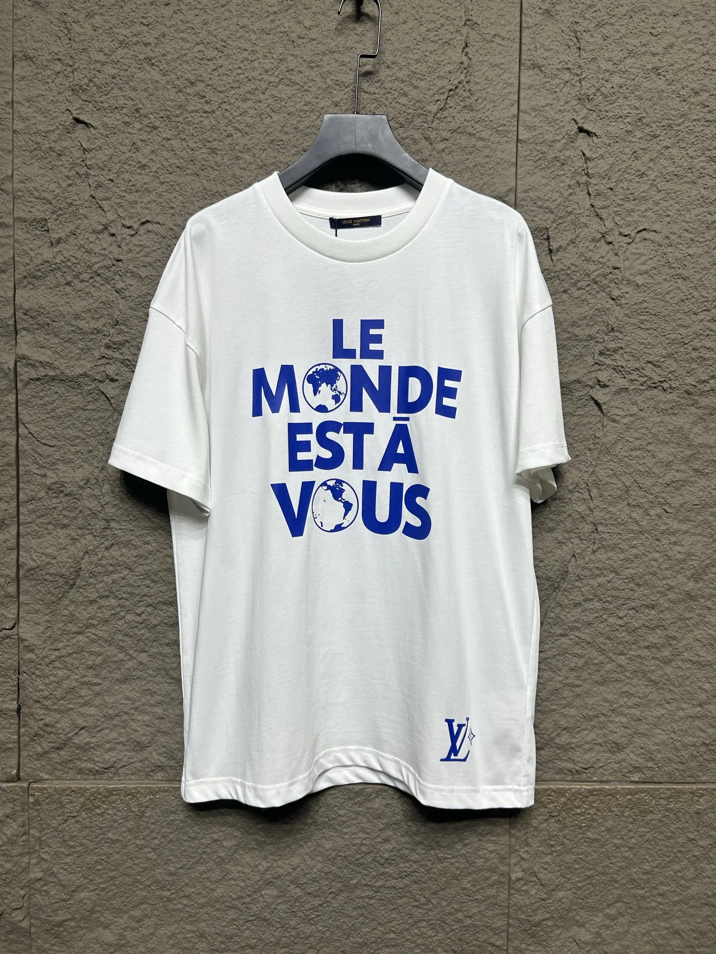 LOUIS VUITTON 白 Tシャツ Le Monde Est A Vous