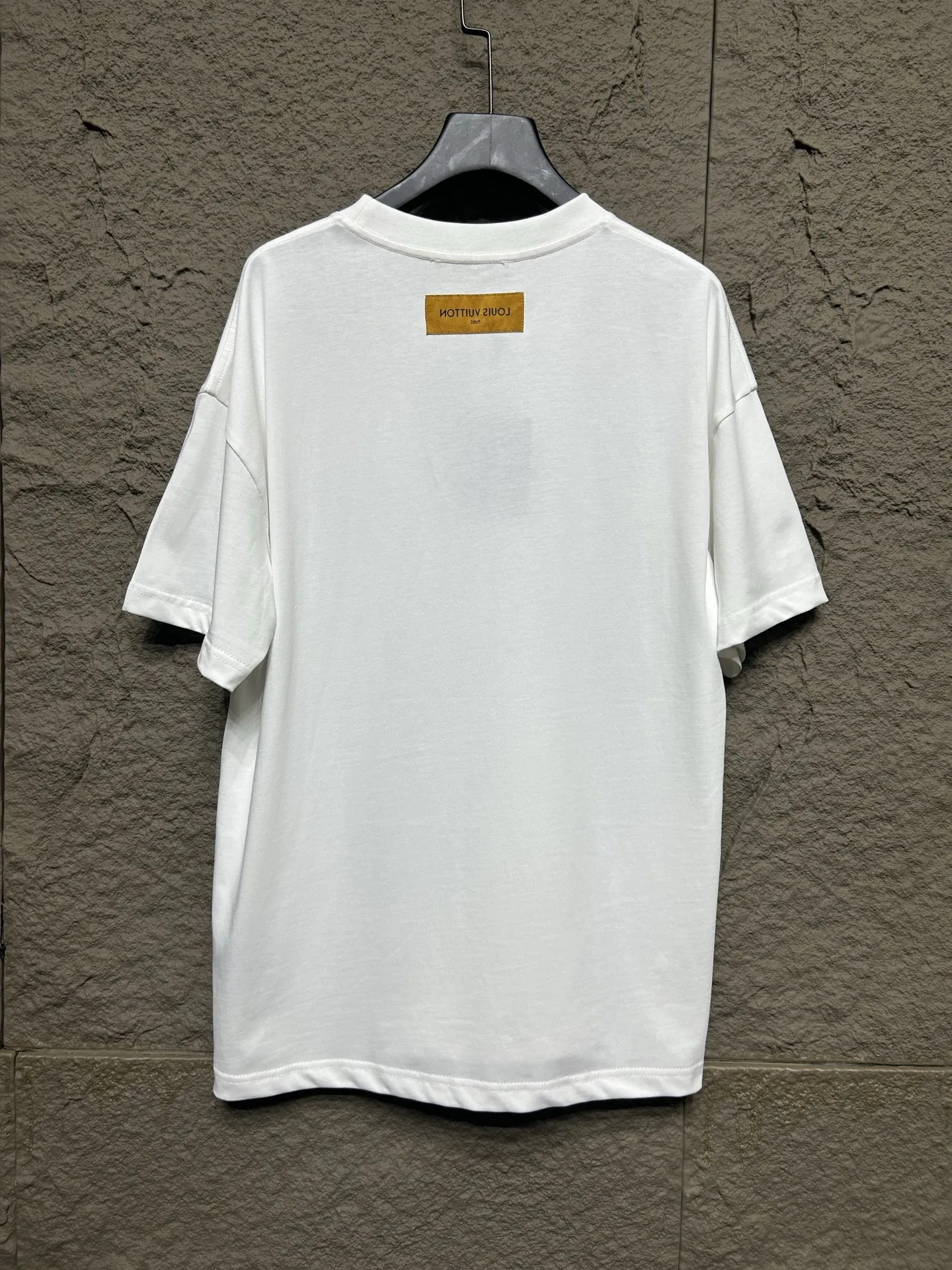 LOUIS VUITTON 白 Tシャツ Le Monde Est A Vous - 画像 (3)