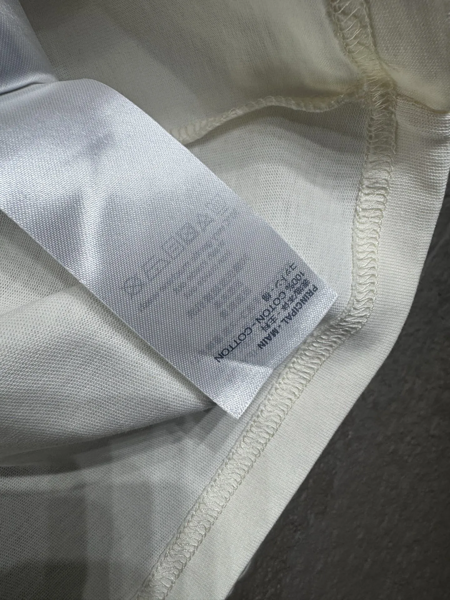 LOUIS VUITTON 黒白 Tシャツ 花柄デザイン - 画像 (8)