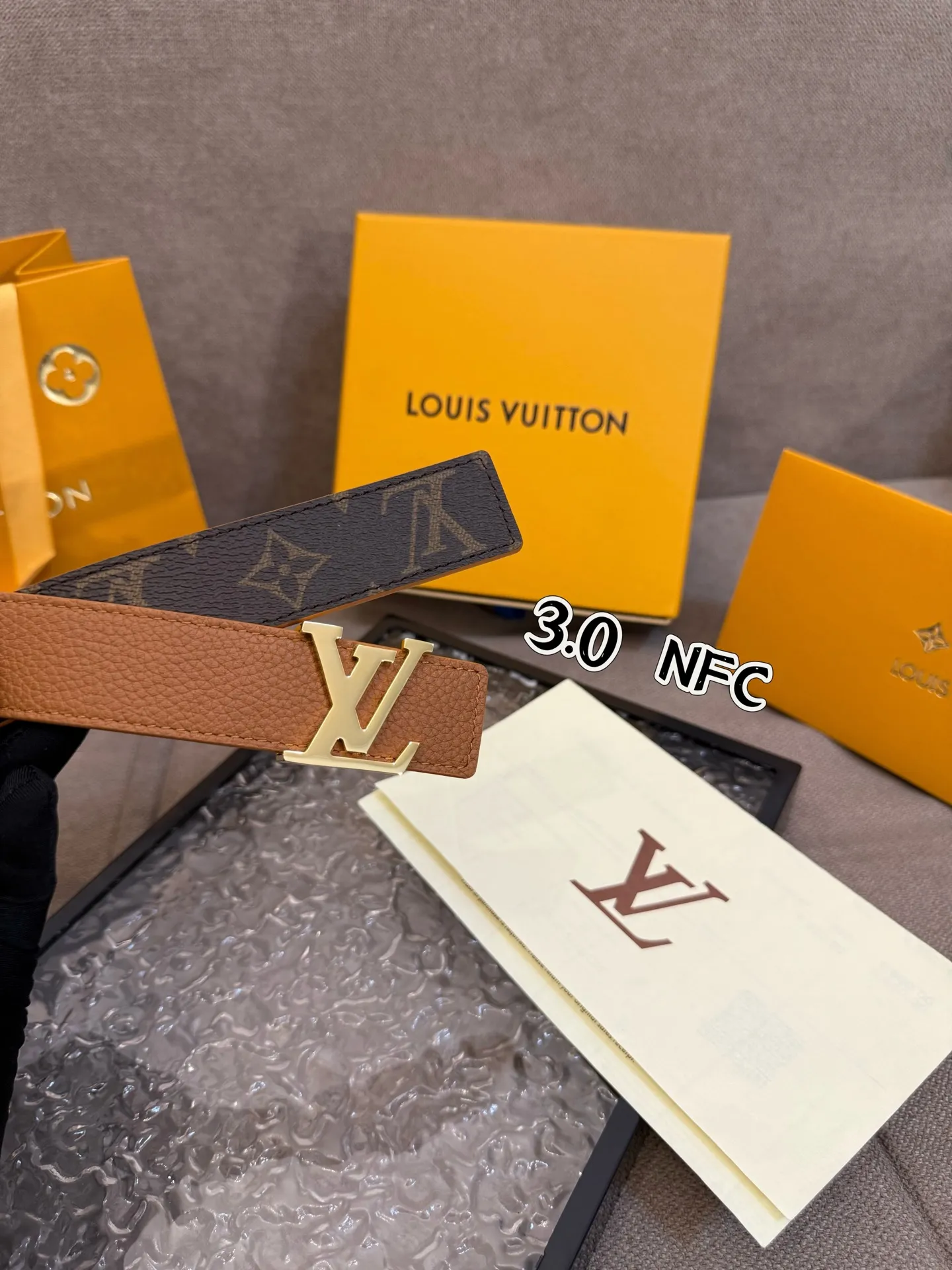 Louis Vuitton 3.0cm LV Initiales ベルト ブラウン - 画像 (4)