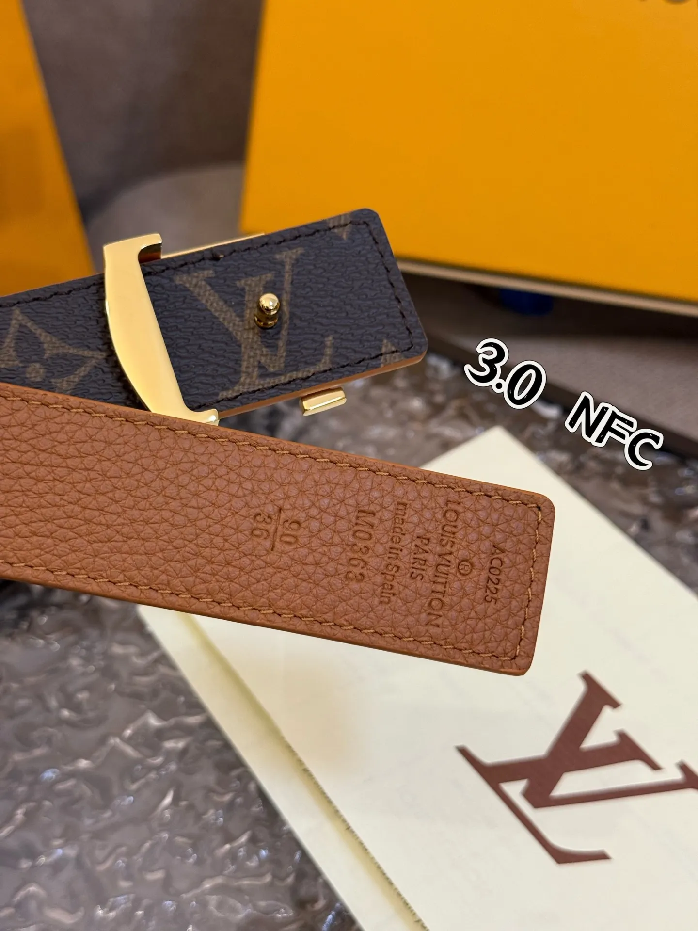 Louis Vuitton 3.0cm LV Initiales ベルト ブラウン - 画像 (5)