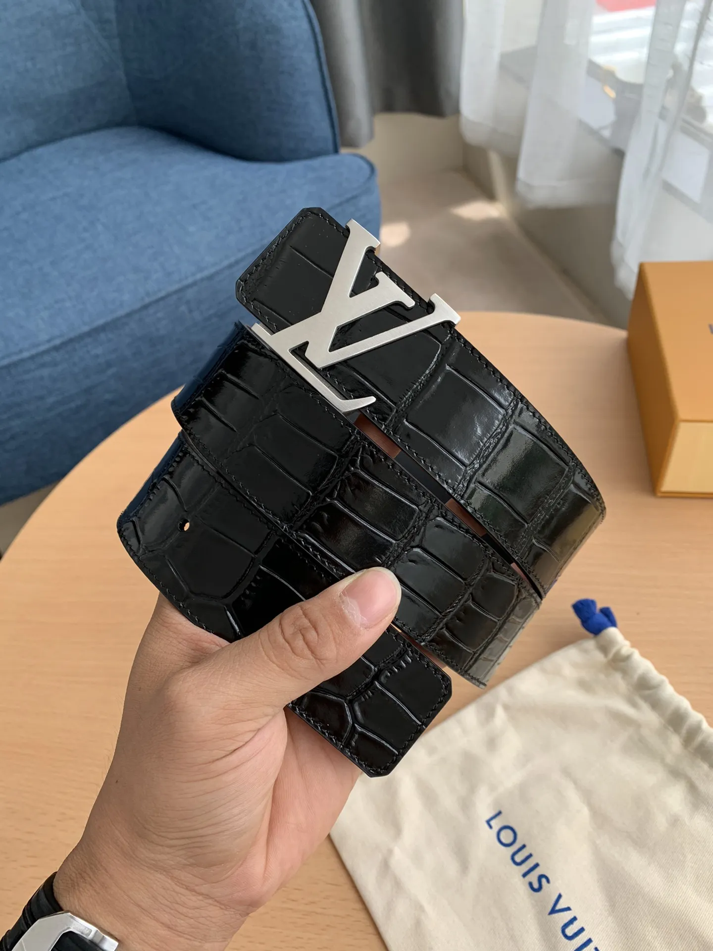 Louis Vuitton 新作黒クロコダイルベルト40MM