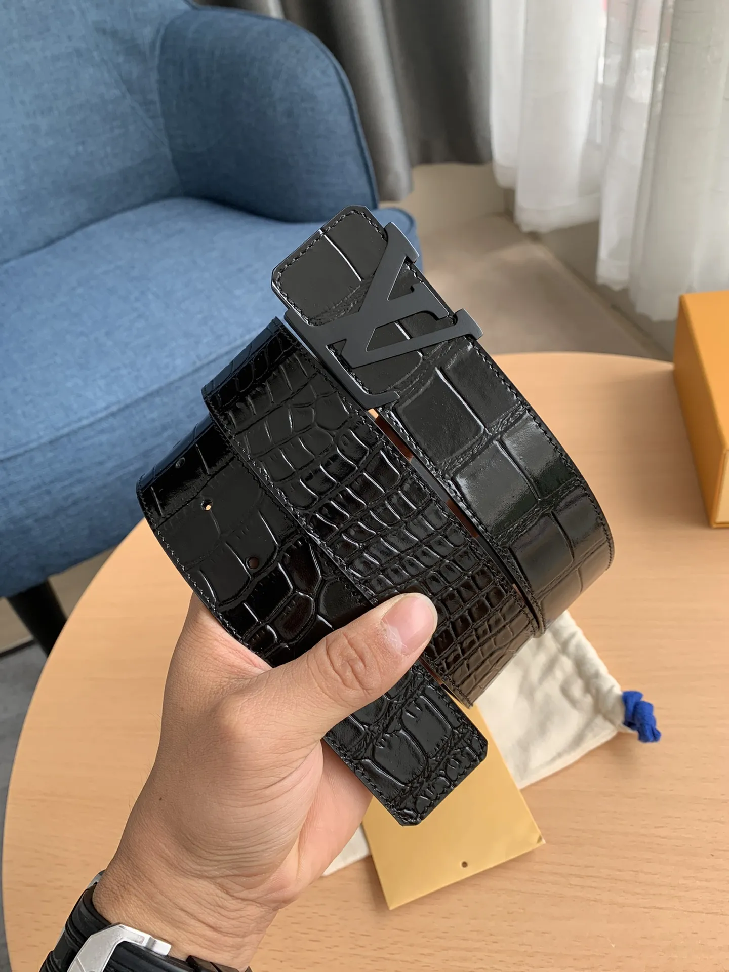 LOUIS VUITTON 新作黒クロコダイルベルト40MM