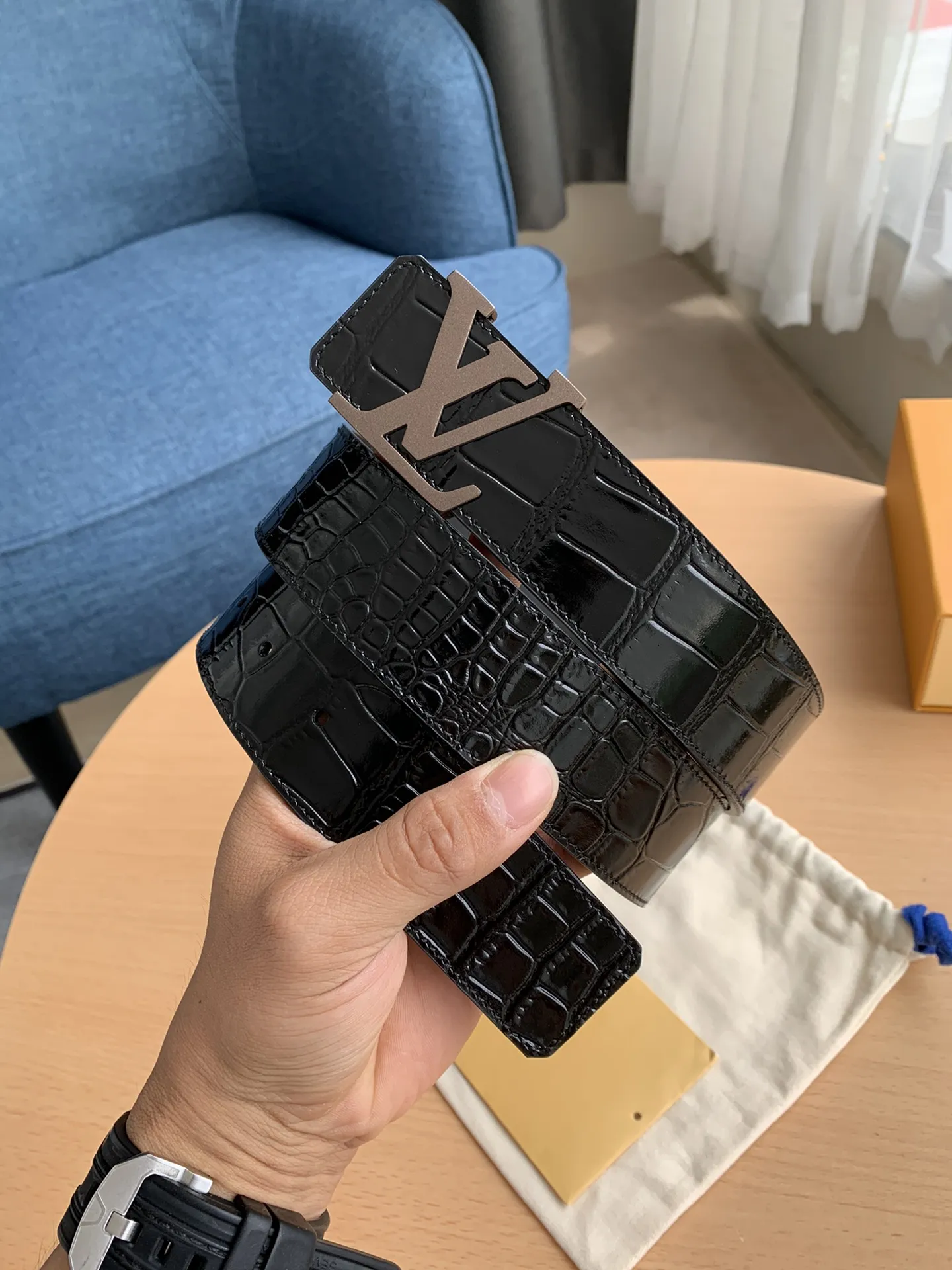 Louis Vuitton 新作黒クロコダイルベルト40MM