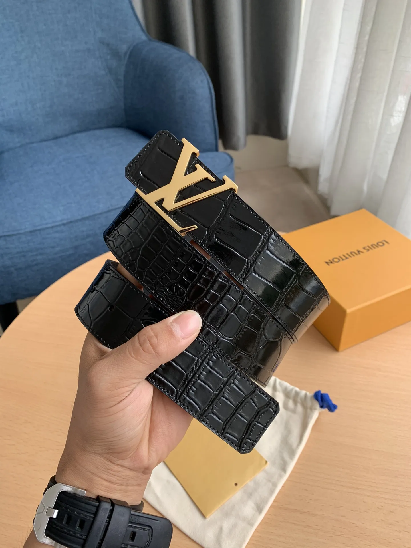 LOUIS VUITTON 新作黒クロコダイルベルト