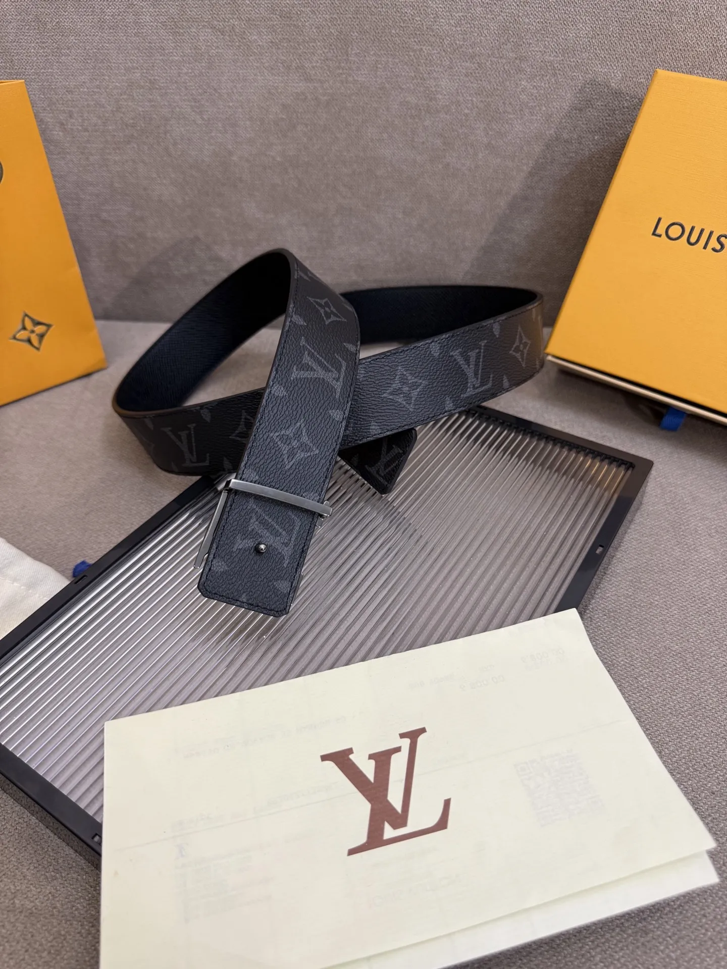 LOUIS VUITTON新作黒カラーベルト - 画像 (3)
