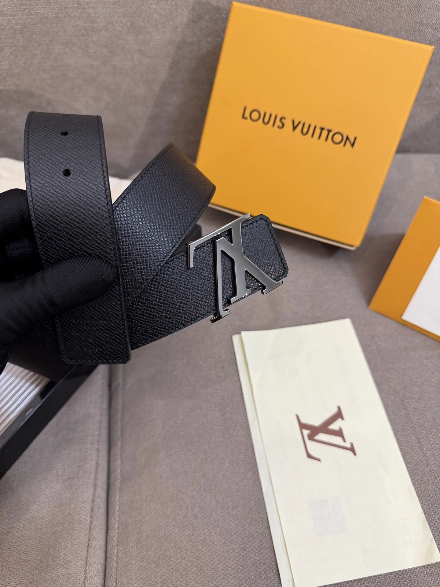 LOUIS VUITTON新作黒カラーベルト - 画像 (4)