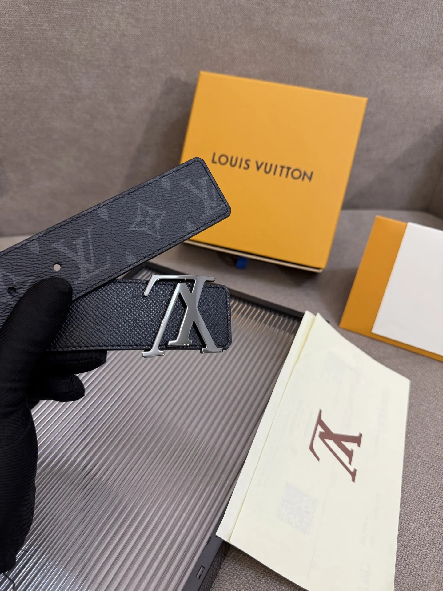 LOUIS VUITTON新作黒カラーベルト - 画像 (5)