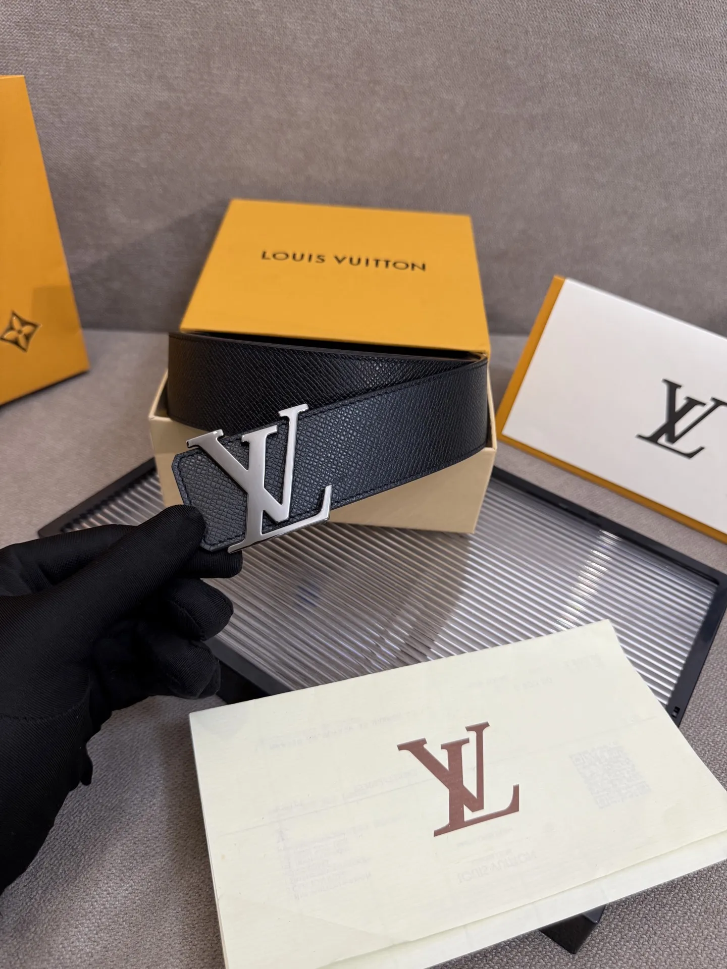 LOUIS VUITTON新作黒カラーベルト - 画像 (7)